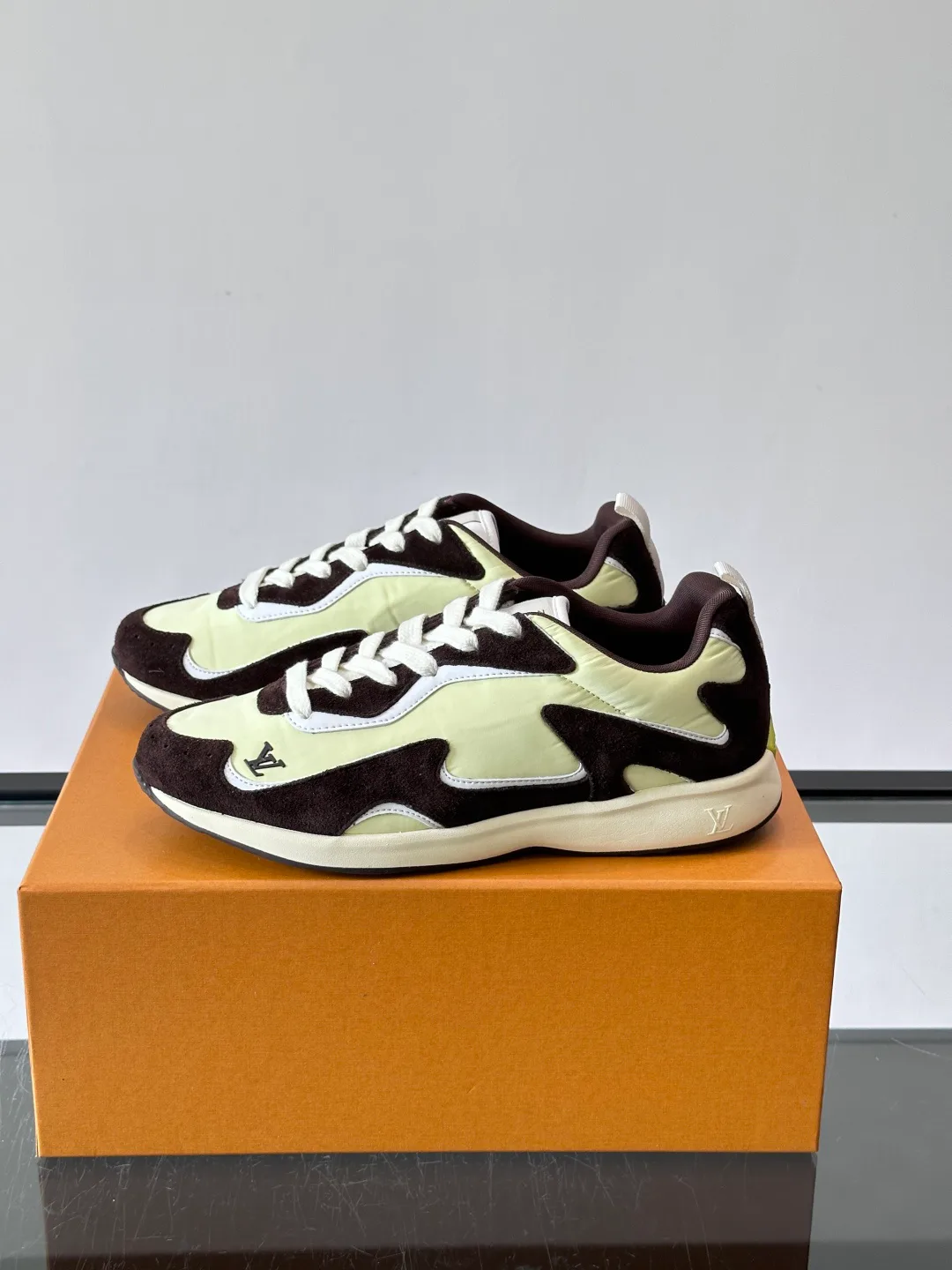 Men's Sneakers LOUIS VUITTON 17869454