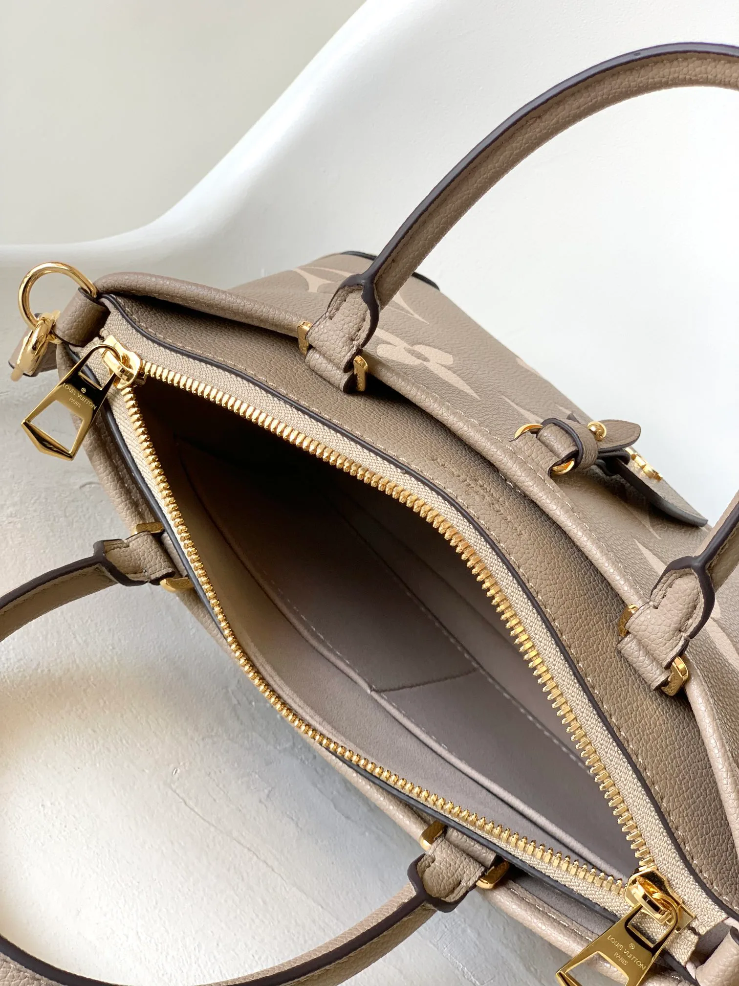 Women's Classic Handbags LOUIS VUITTON 17949170