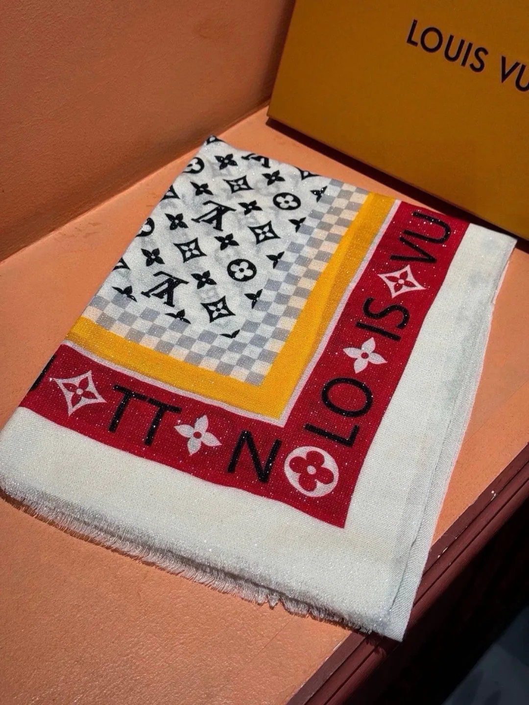 Scarves LOUIS VUITTON 17673184