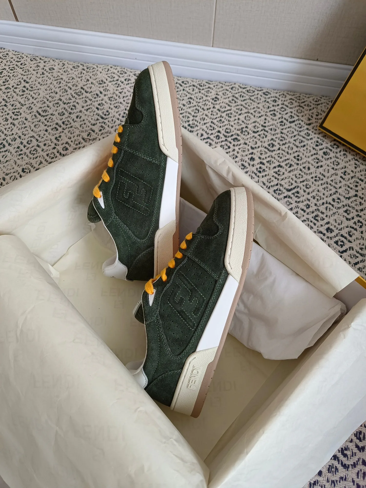 Women's Sneakers FENDI 18425928