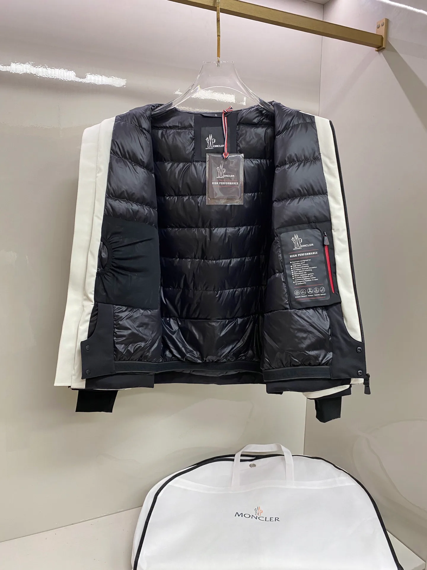 Men's Jackets And Down Jackets MONCLER 18029202