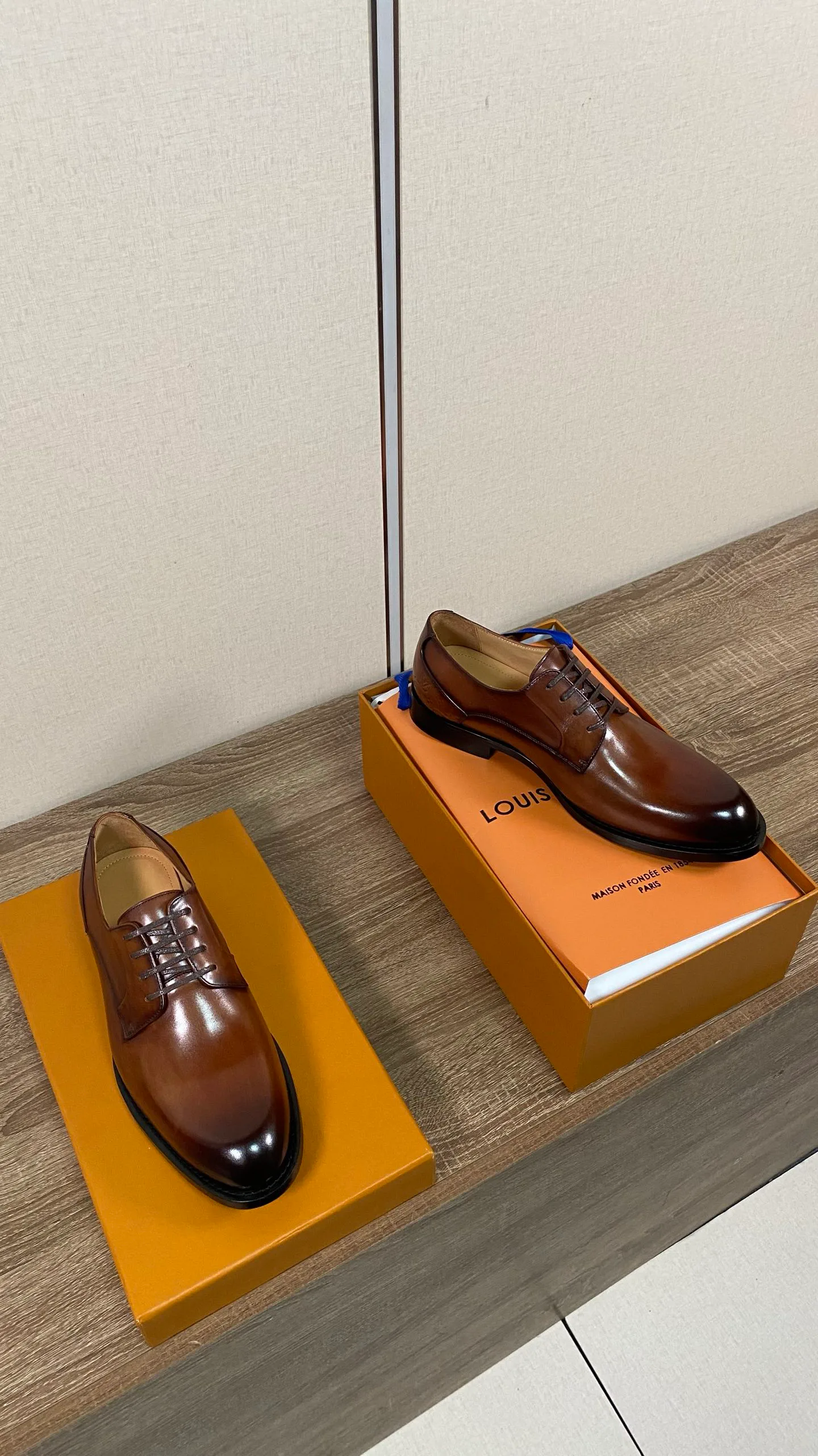 Men's Loafers And Dress Shoes LOUIS VUITTON 18078673
