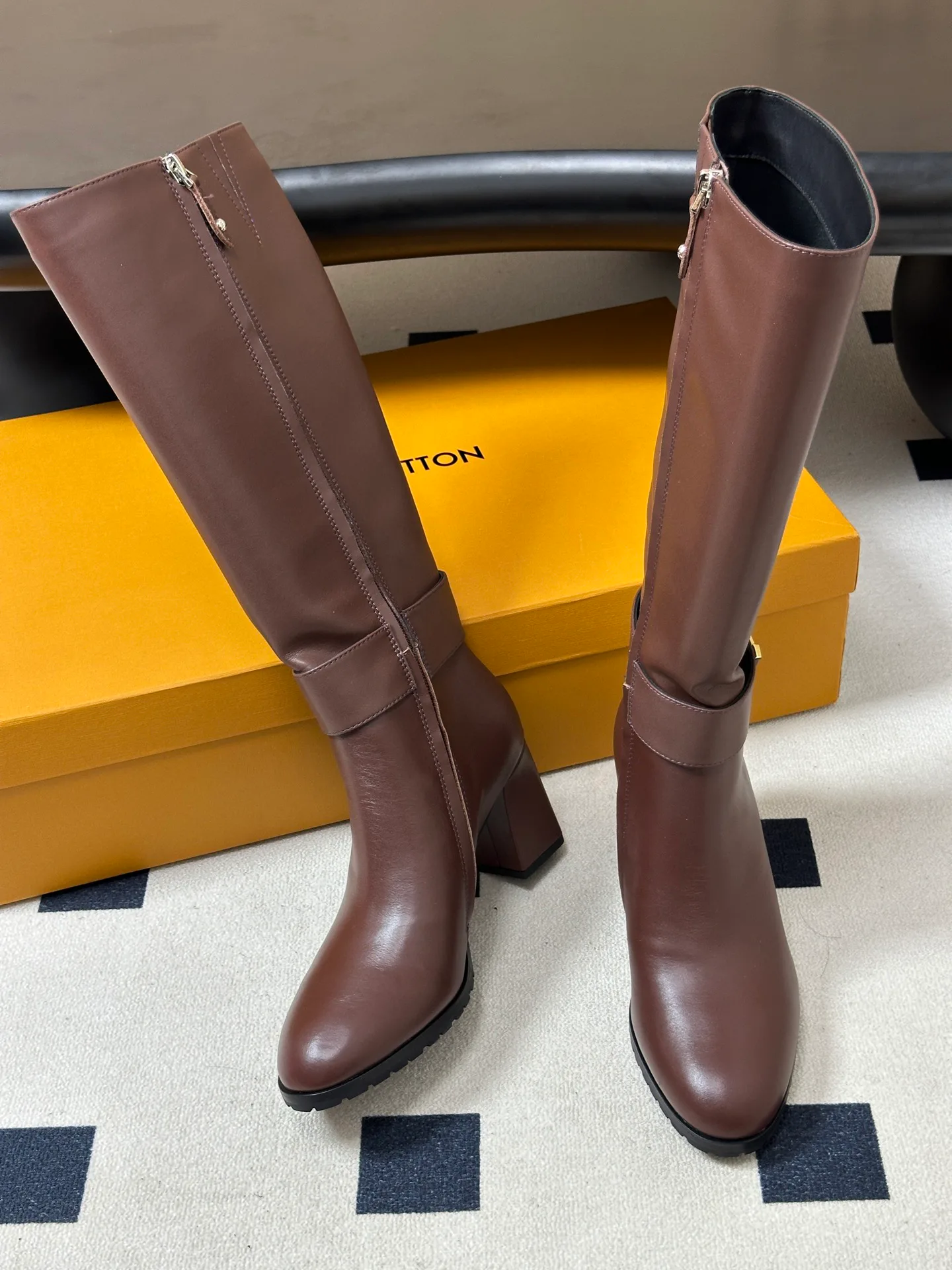 Women's Boots LOUIS VUITTON 18388112