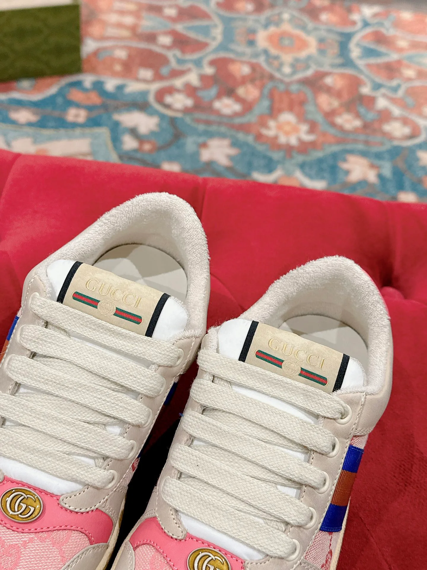 Women's Sneakers GUCCI 17956709