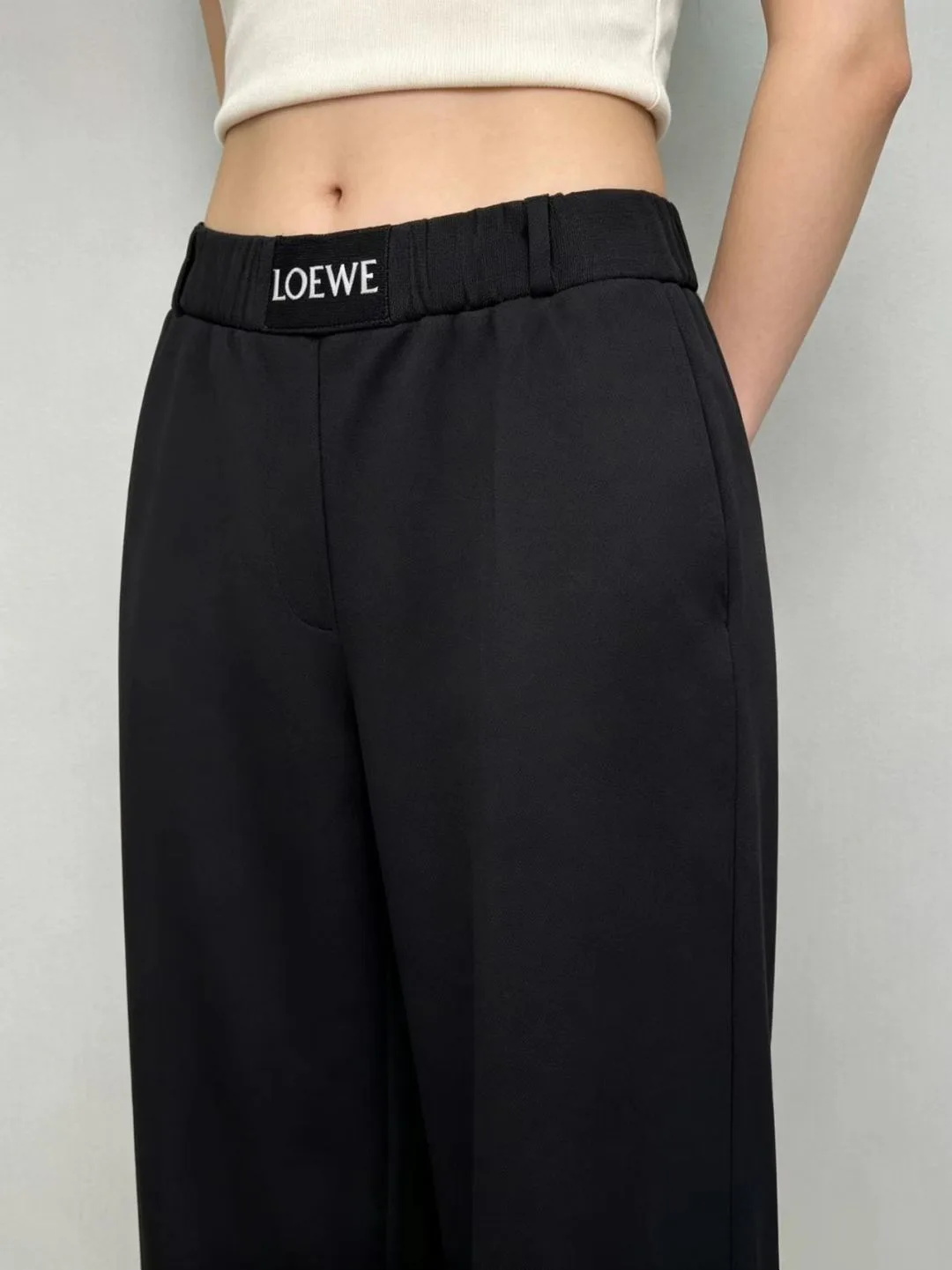 Women's Trousers LOEWE 18475546