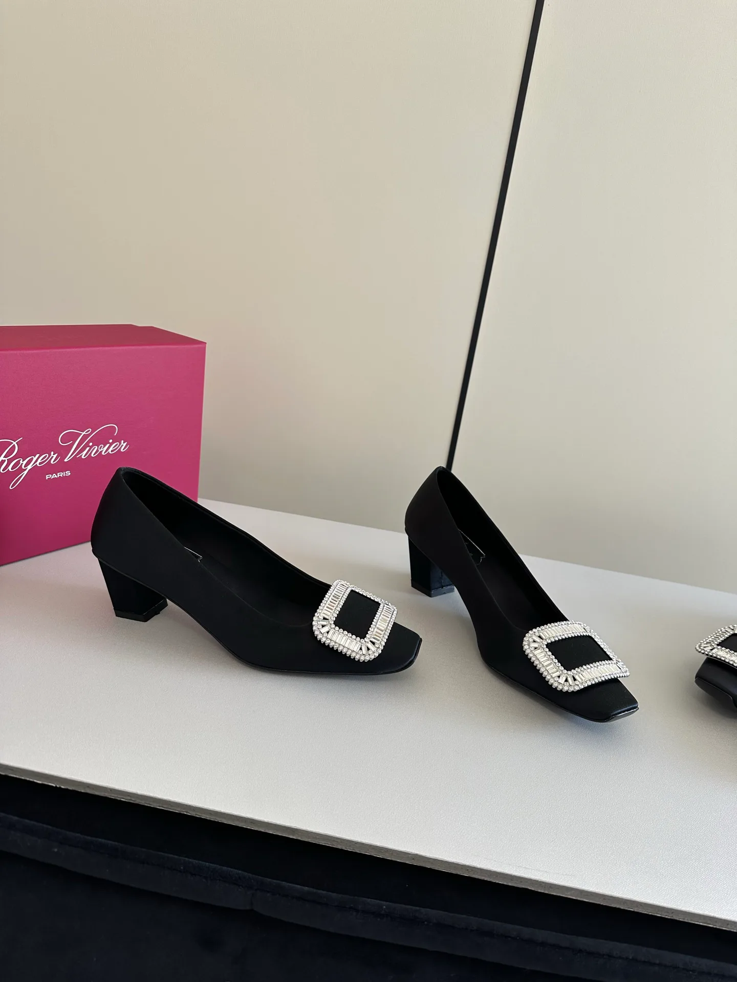 Women's Heels ROGER VIVIER 17624493