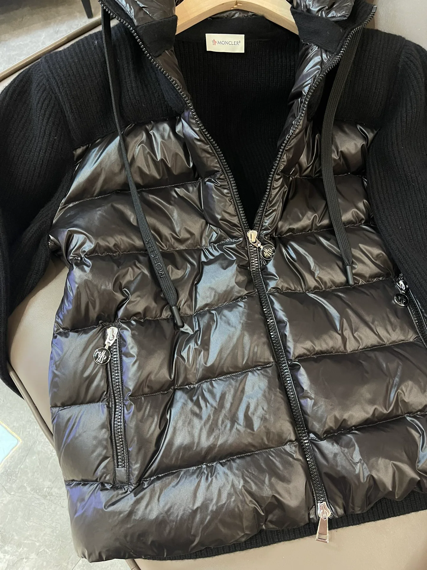 Women's Jackets And Down Jackets MONCLER 17886537
