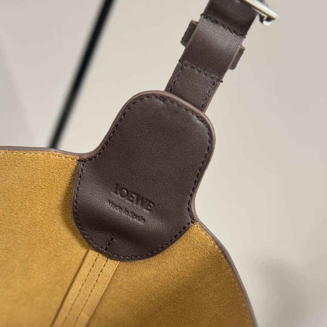 Women's Classic Handbags LOEWE 17502833