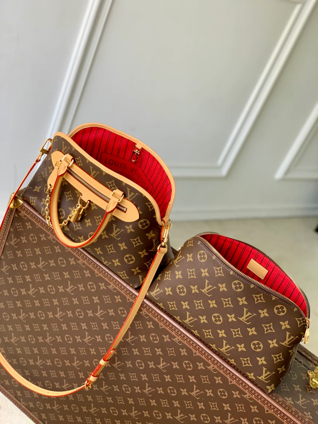 Women's Classic Handbags LOUIS VUITTON 18412580