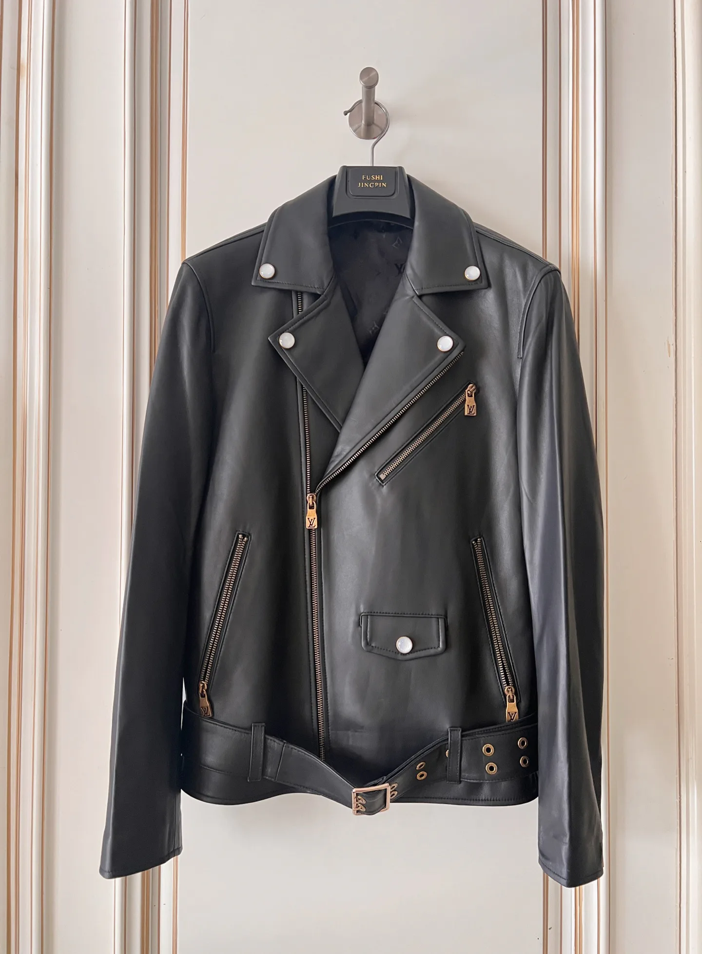 Women's Leather Jackets And Sheepskin Coats LOUIS VUITTON 18409016