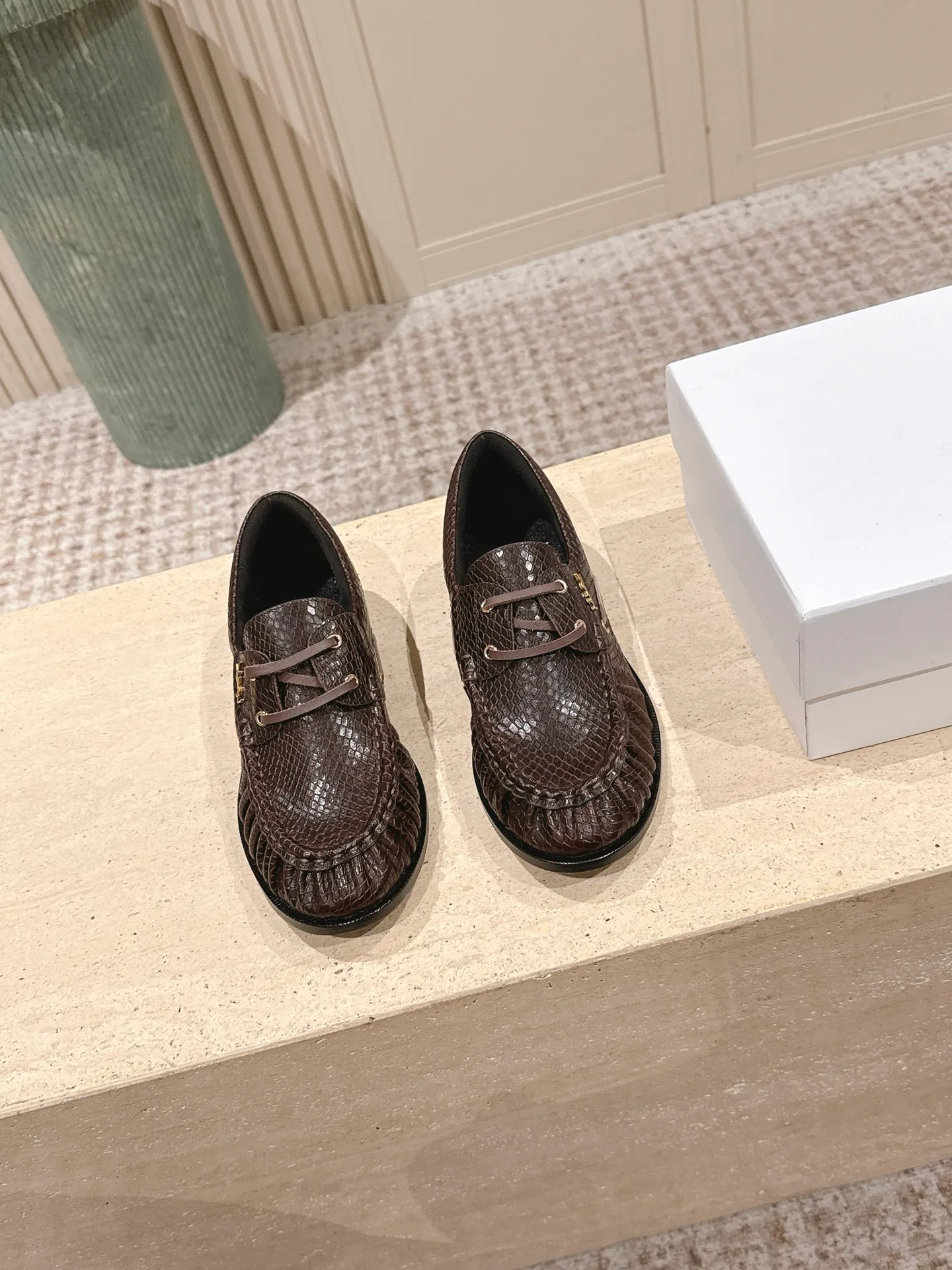 Women's Loafers And Moccasins SAINT LAURENT 18092252