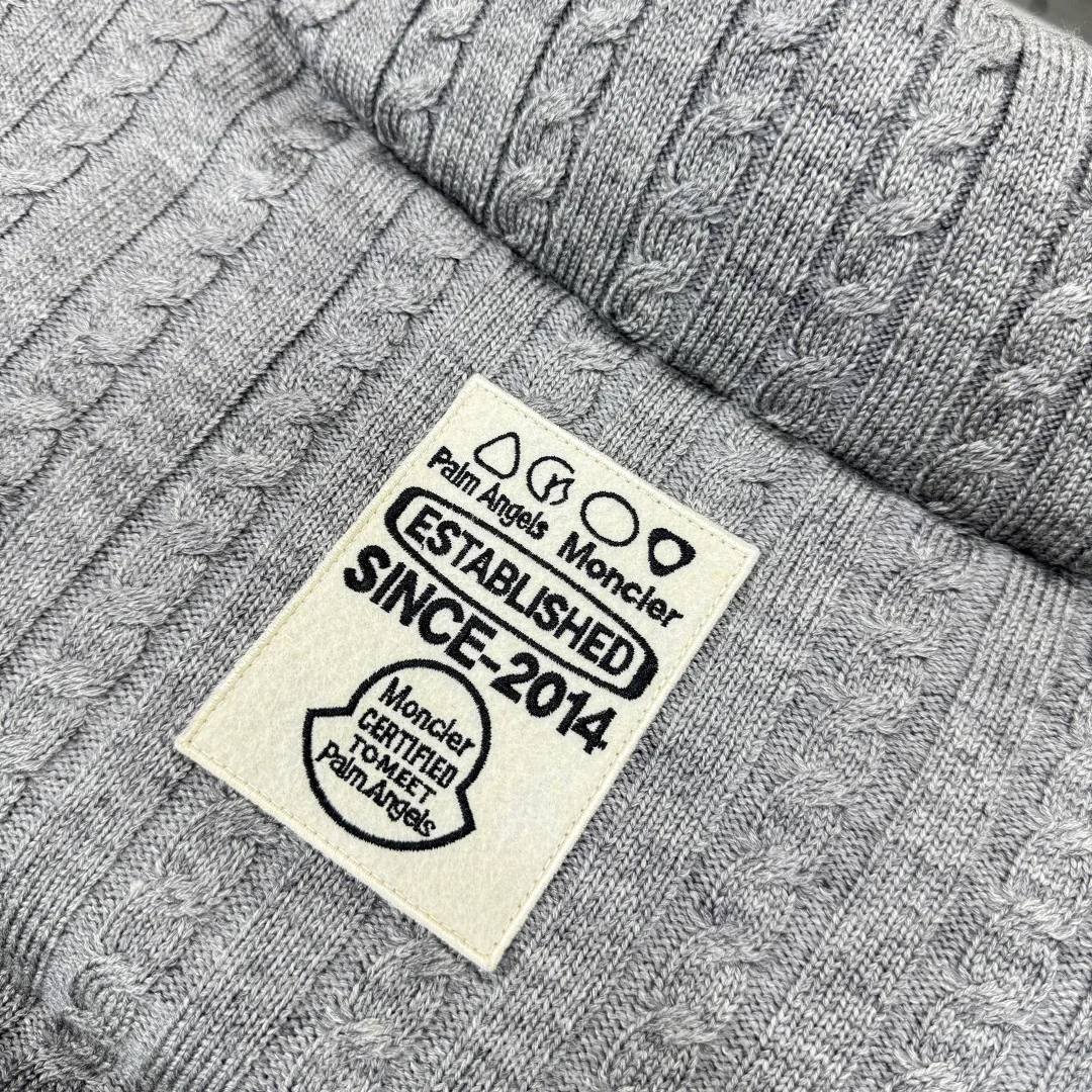 Women's Jackets And Down Jackets MONCLER 18001964