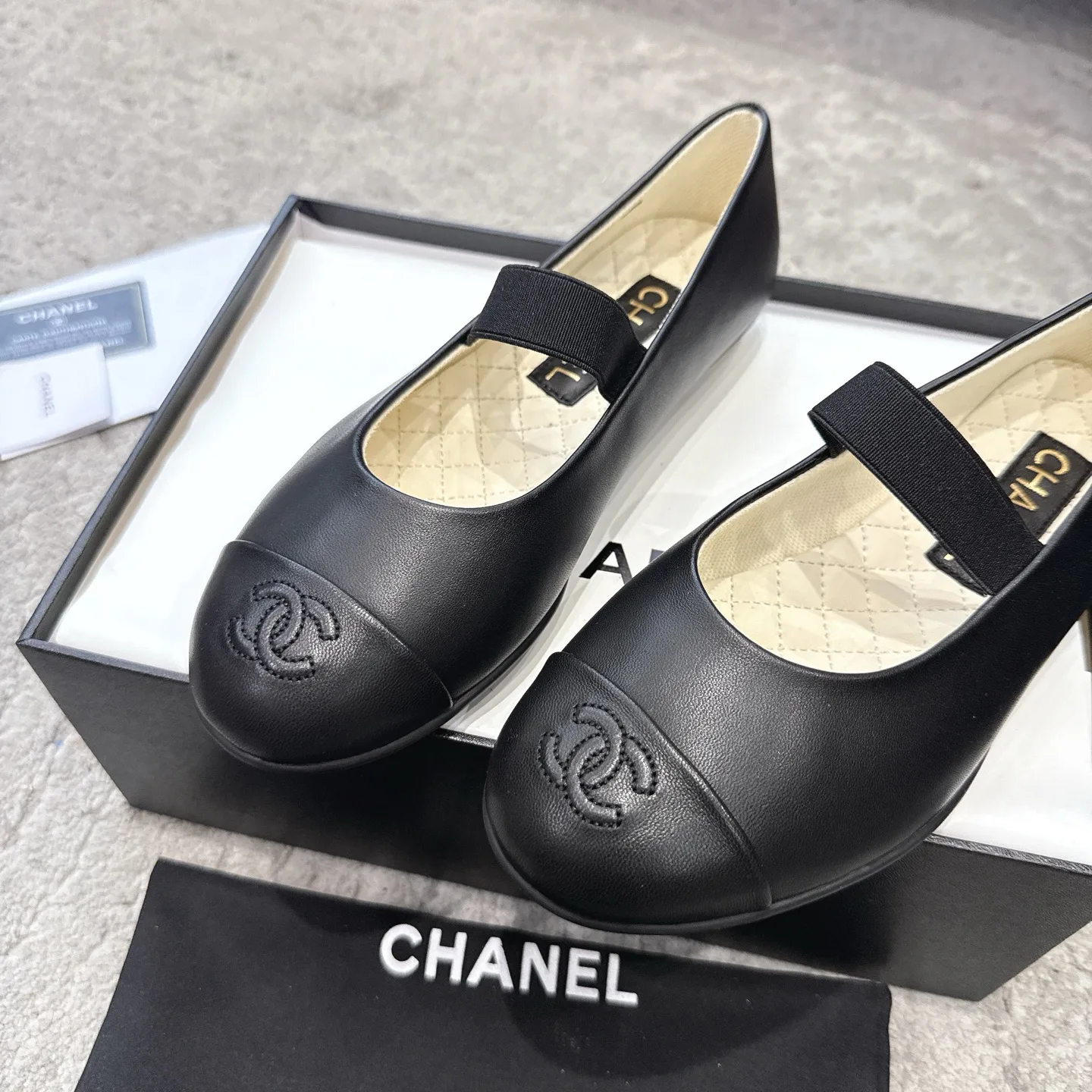 Women's Ballet Flats CHANEL 17302944