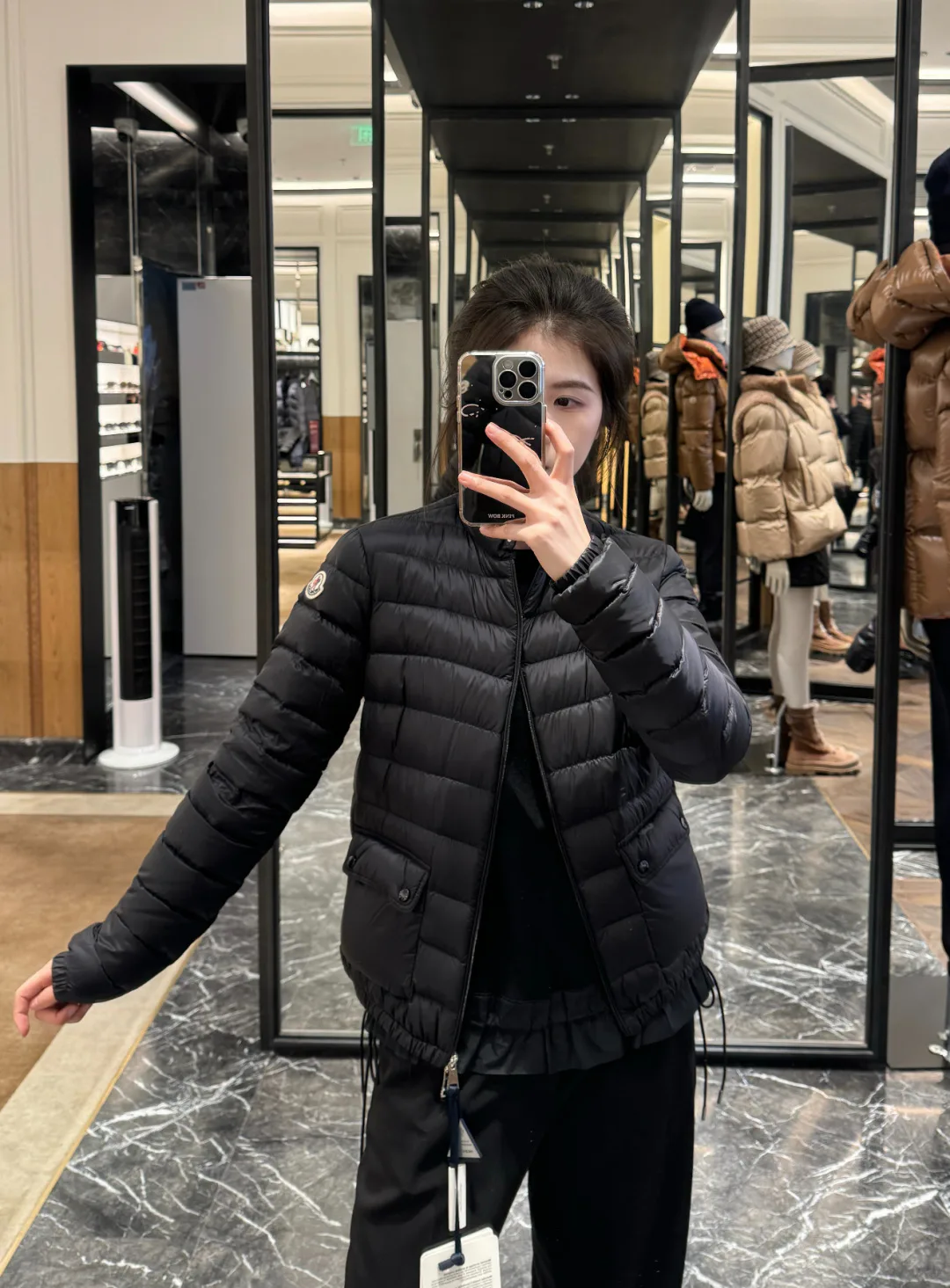 Women's Jackets And Down Jackets MONCLER 18213383