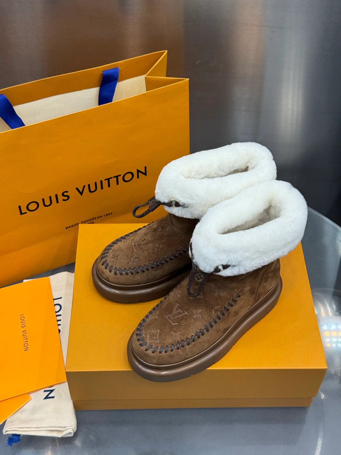 Women's Ugg Boots LOUIS VUITTON 18202485