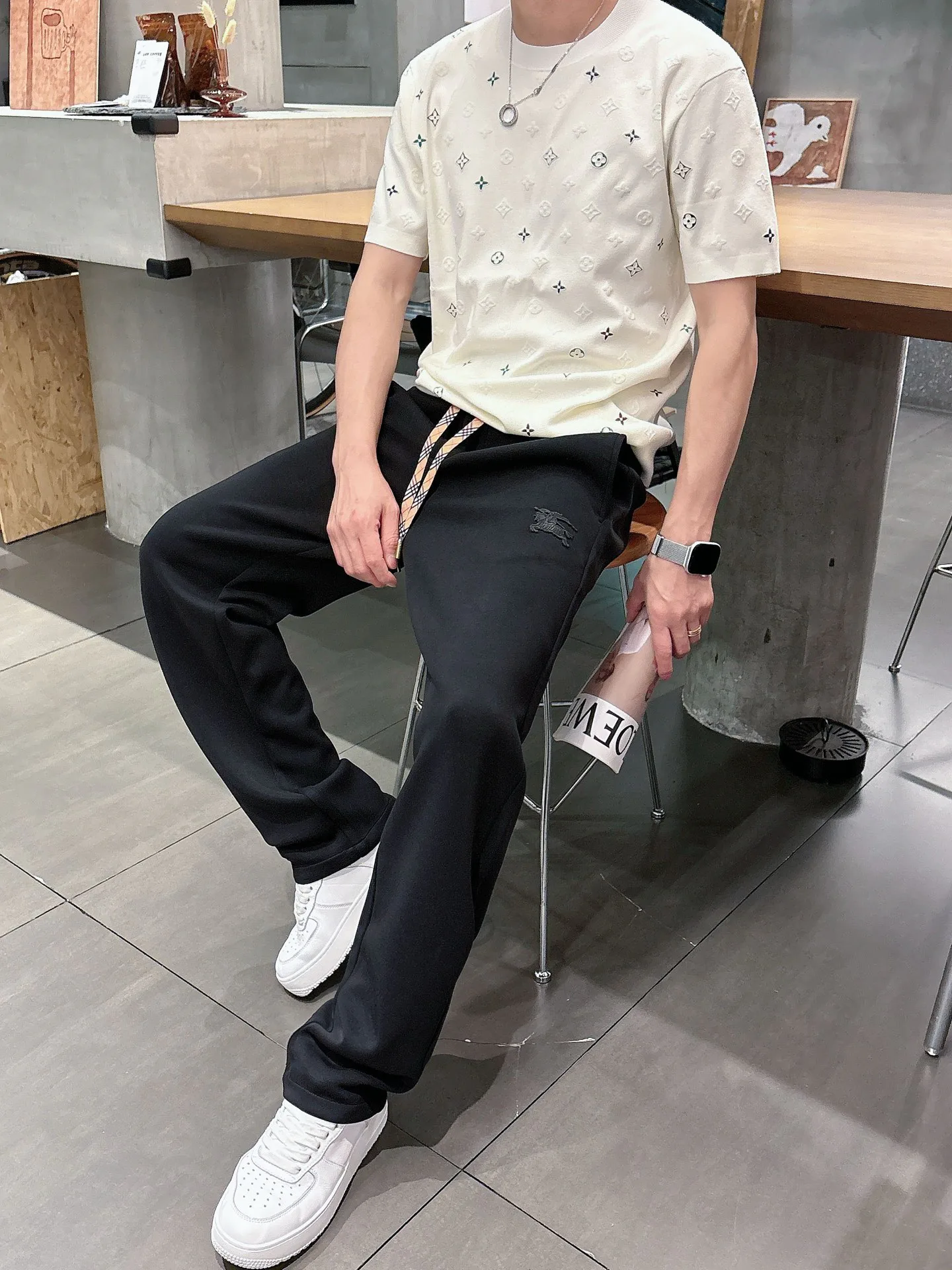 Men's Trousers BURBERRY 18399243