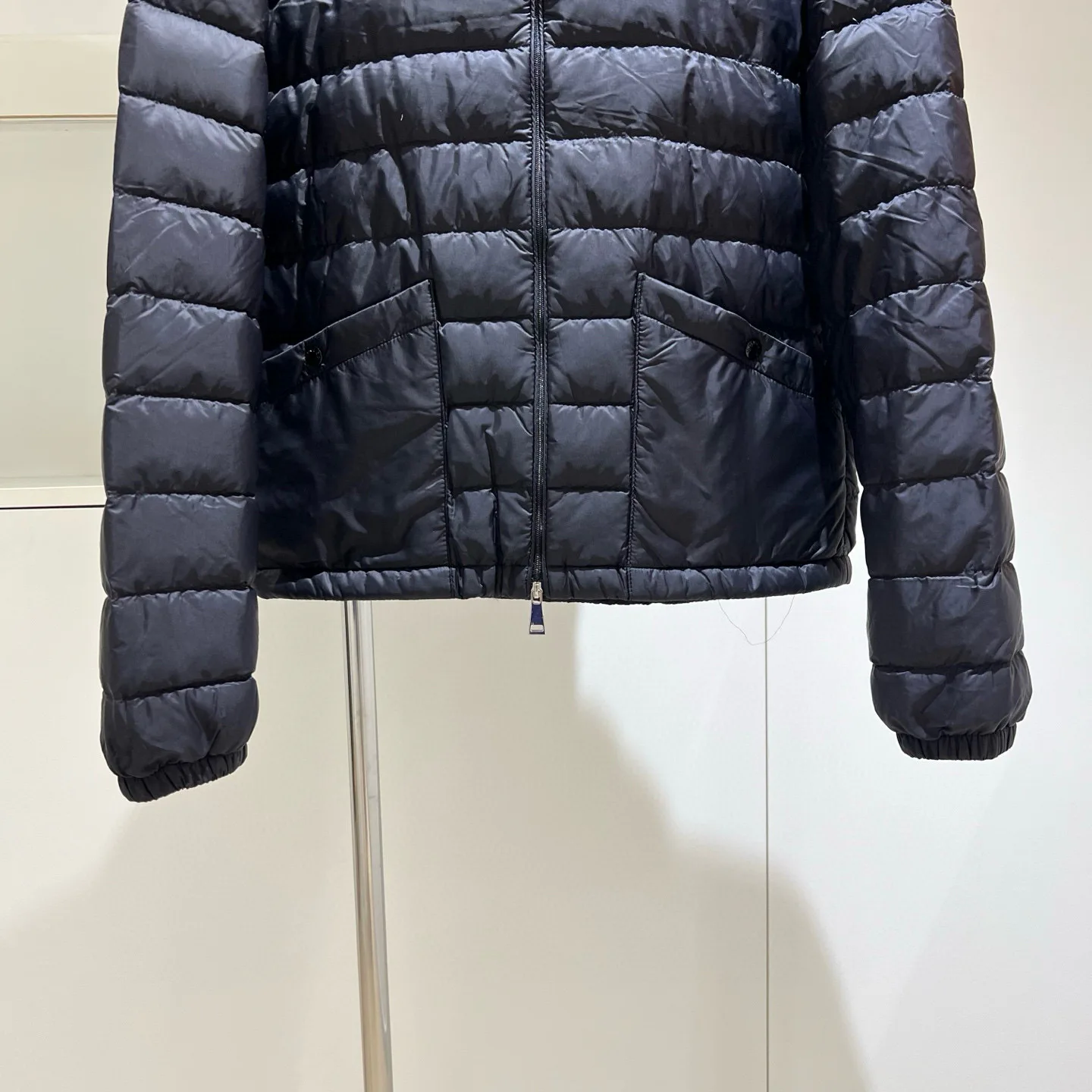Women's Jackets And Down Jackets MONCLER 18180097
