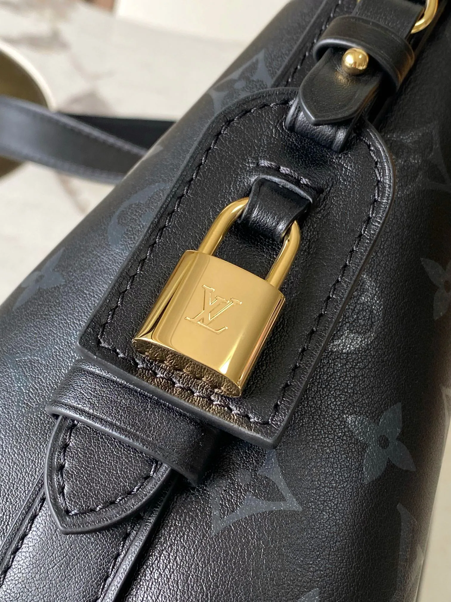 Women's Classic Handbags LOUIS VUITTON 18521042
