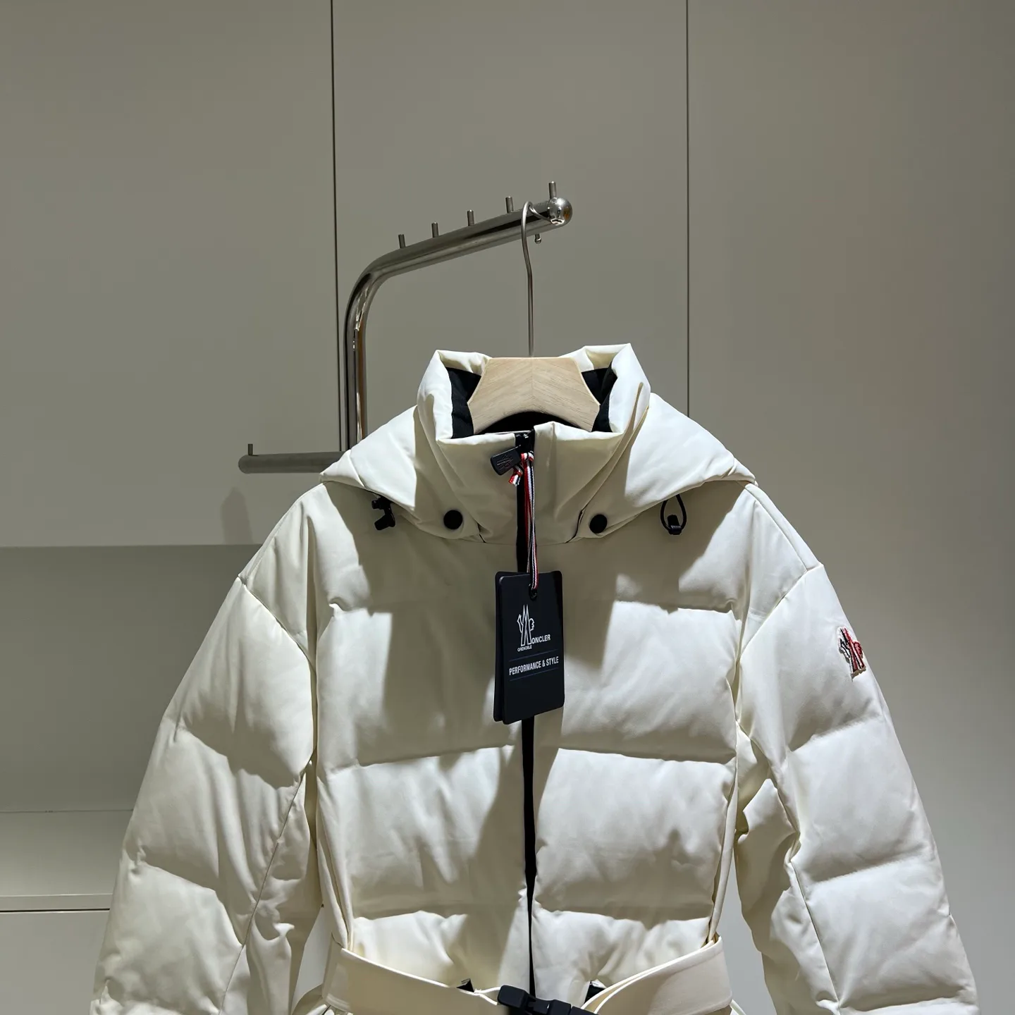Women's Jackets And Down Jackets MONCLER 18180078