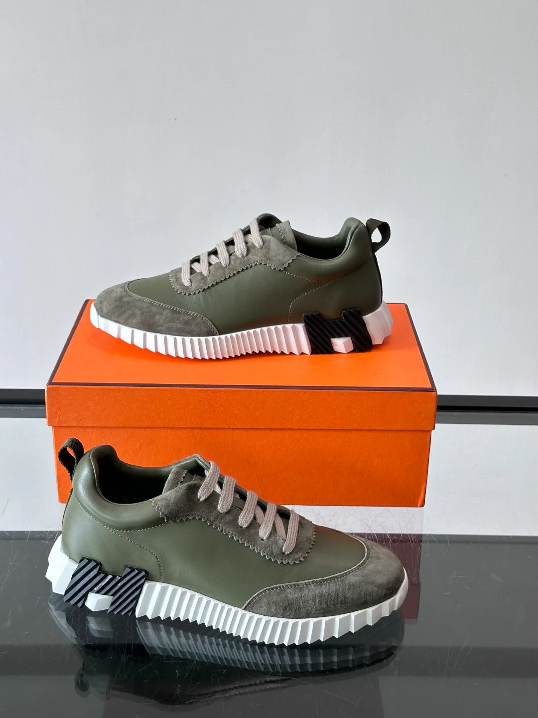 Men's Sneakers HERMES 18102597
