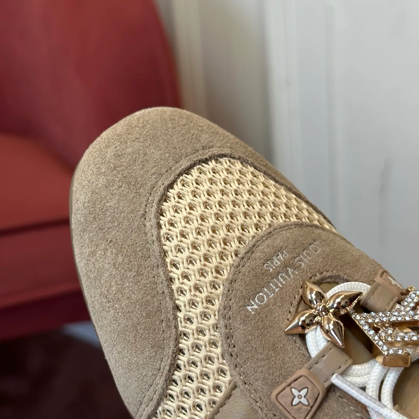 Women's Sneakers LOUIS VUITTON 18120474