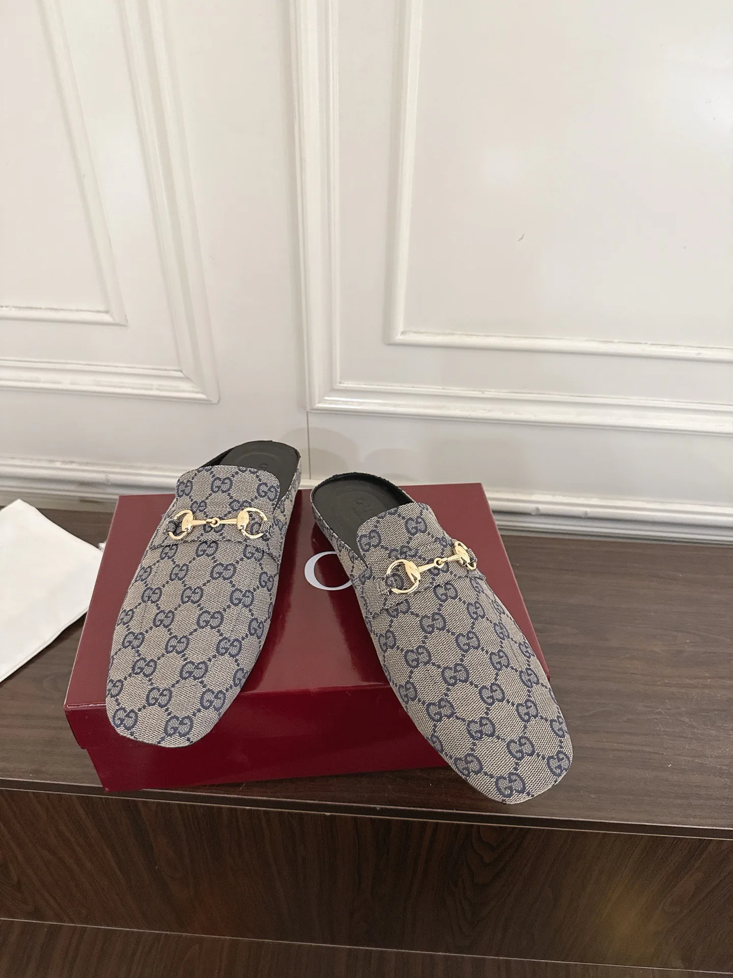 Women's Mules And Clogs GUCCI 17956789
