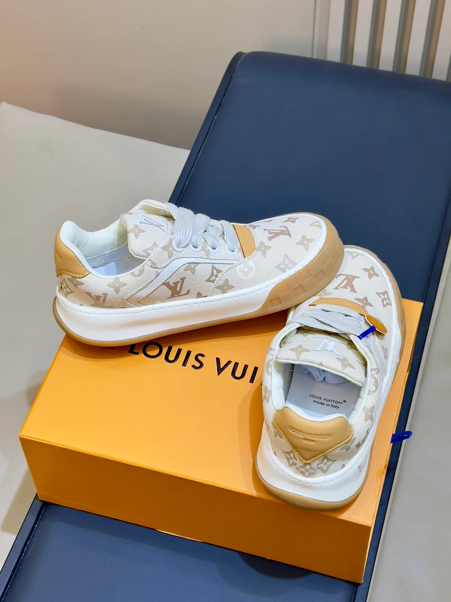 Men's Sneakers LOUIS VUITTON 18073515