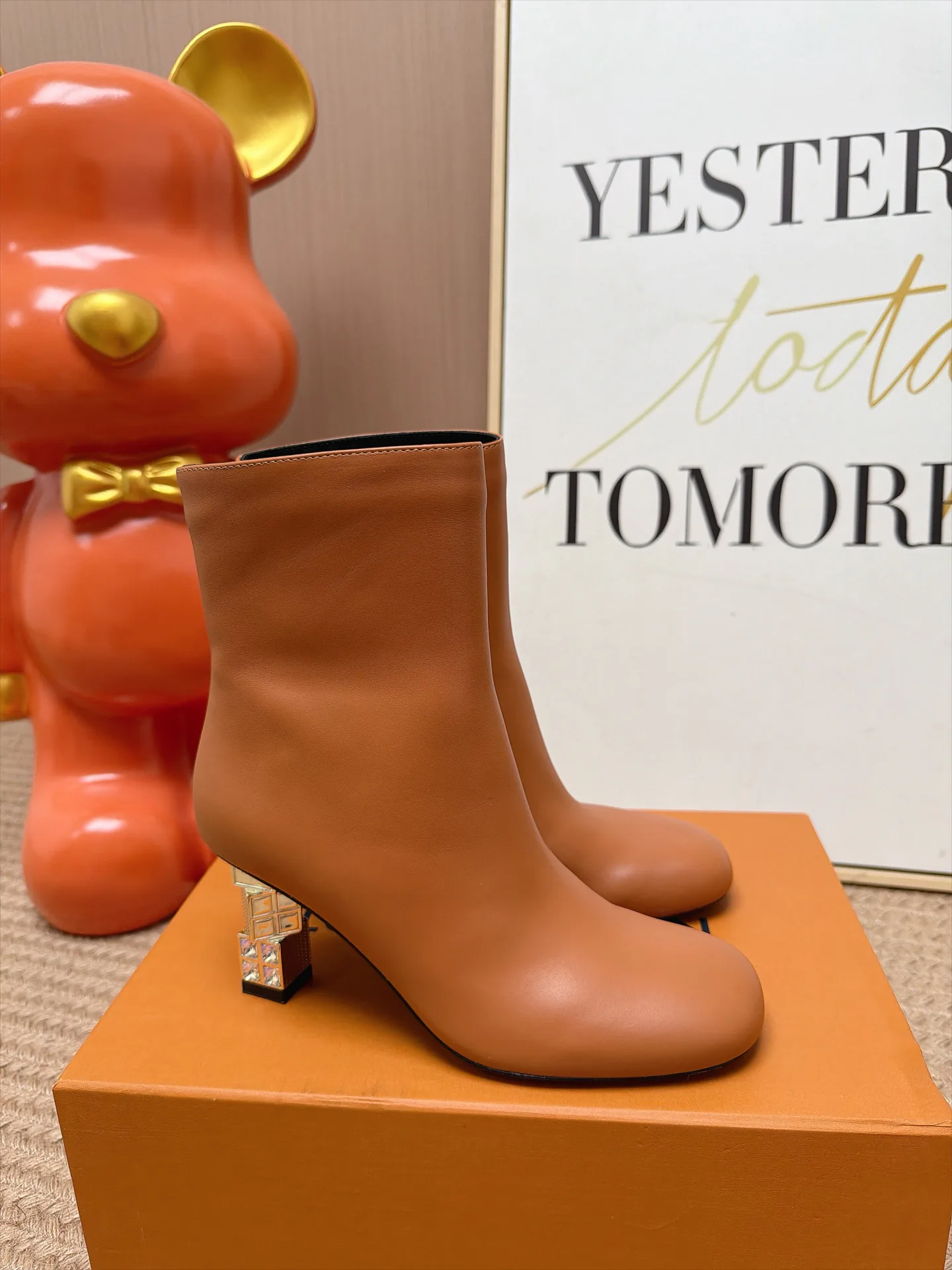 Women's Booties LOUIS VUITTON 18239713