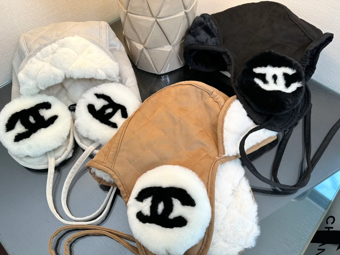 Hats CHANEL 18347637