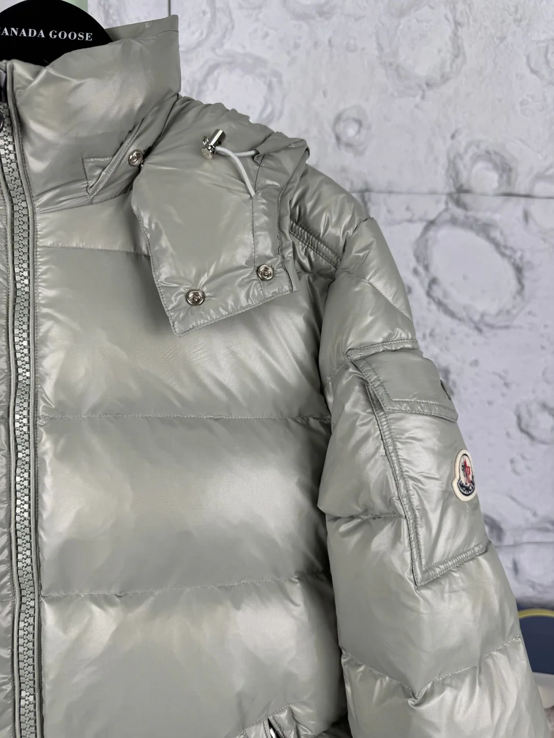 Women's Jackets And Down Jackets MONCLER 18048714