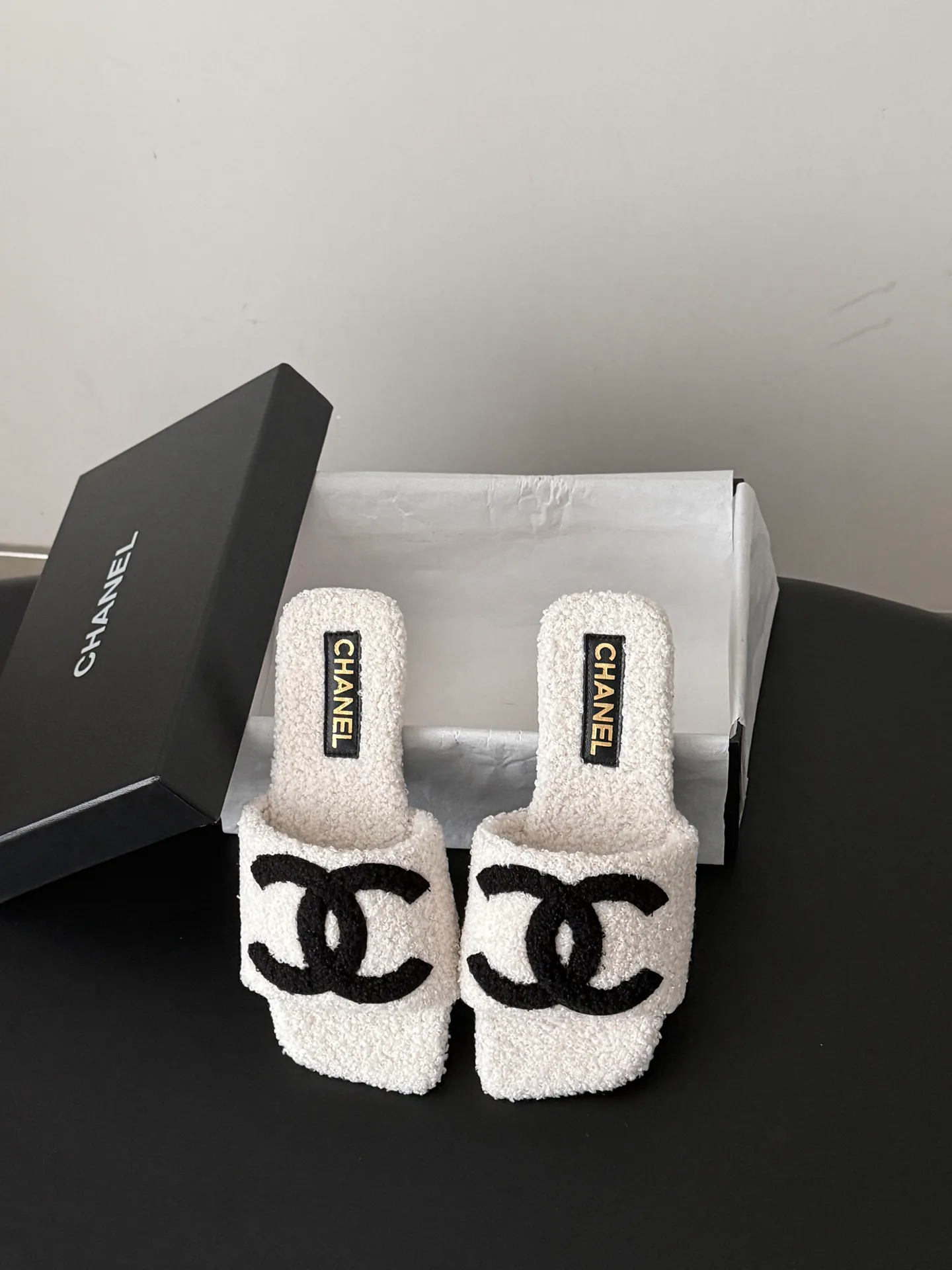 Women's Slippers CHANEL 18154259