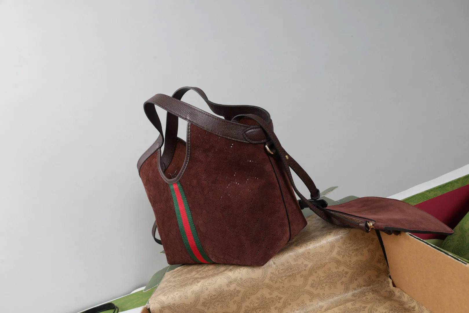 Women's Classic Handbags GUCCI 18223252