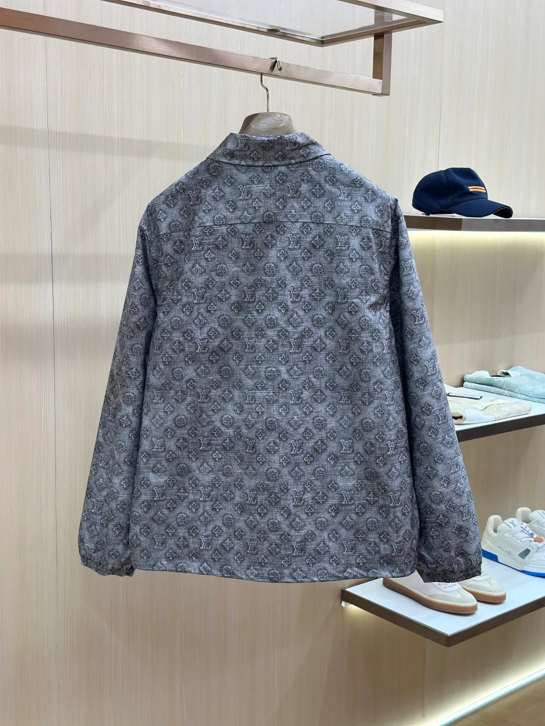Куртки И Пуховики Мужские Louis Vuitton 18599298