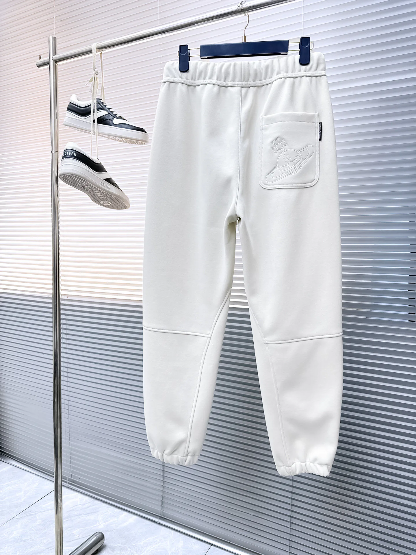 Men's Trousers VIVIENNE WESTWOOD 18197366