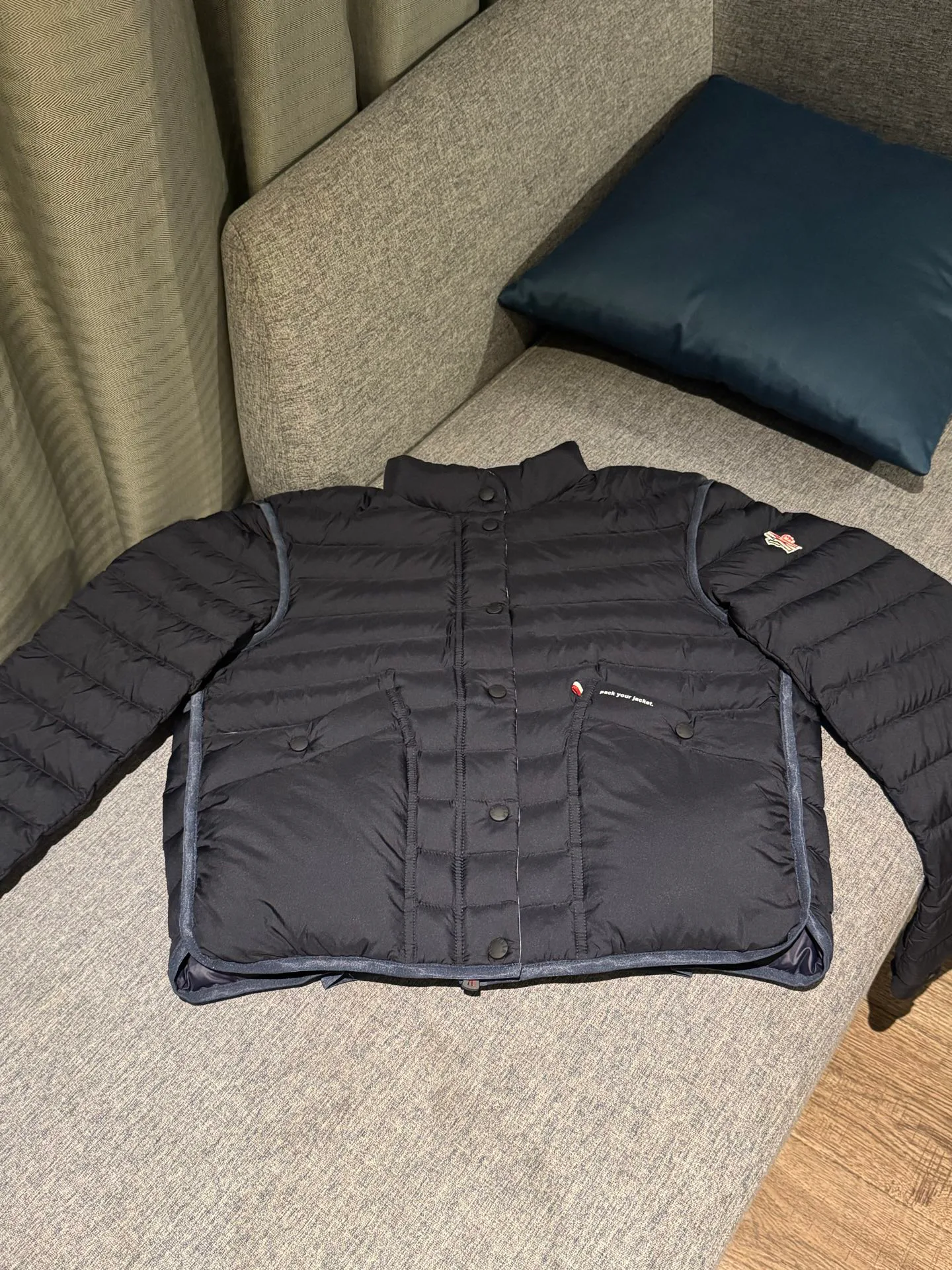 Women's Jackets And Down Jackets MONCLER 17806454