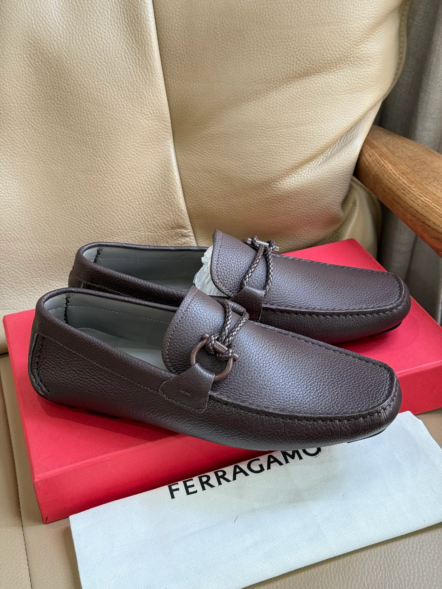 Men's Loafers And Dress Shoes SALVATORE FERRAGAMO 18117107