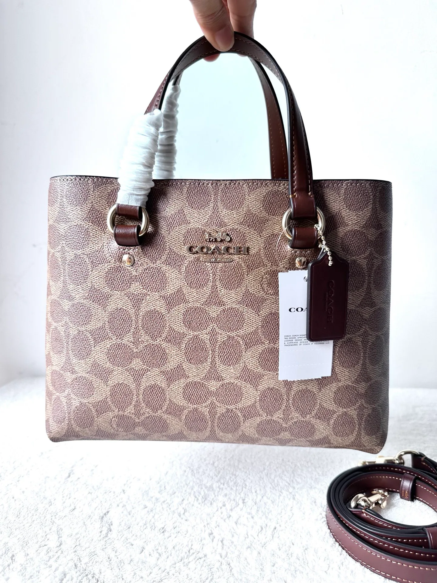 Women's Classic Handbags COACH 17960955
