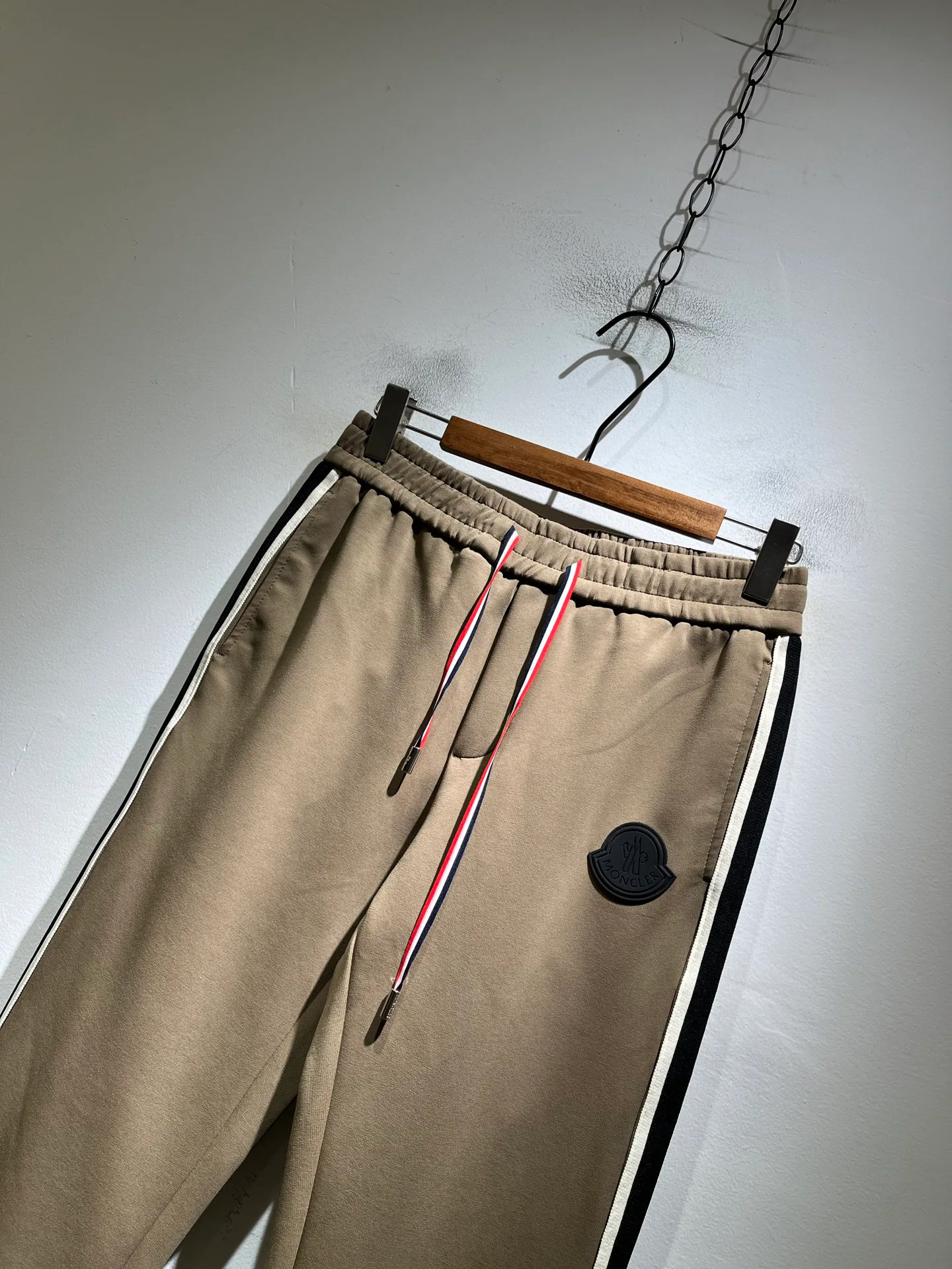 Men's Trousers MONCLER 18343127
