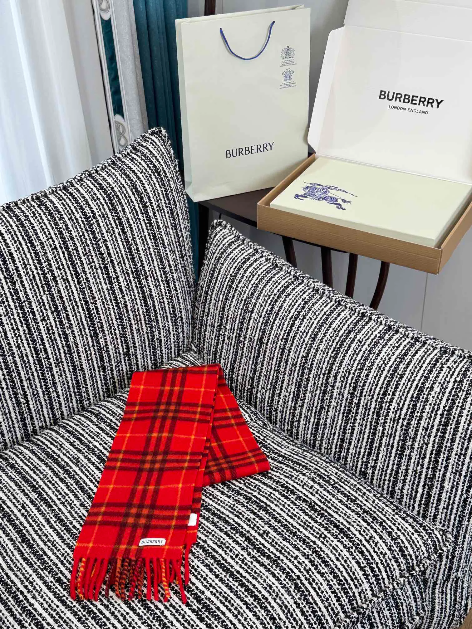 Scarves BURBERRY 18287396