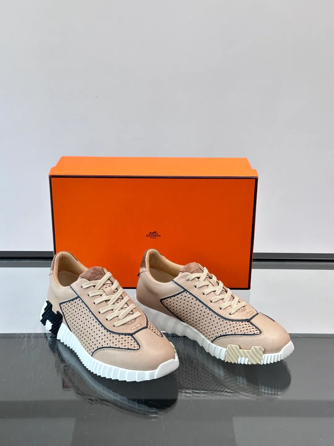 Men's Sneakers HERMES 18118572