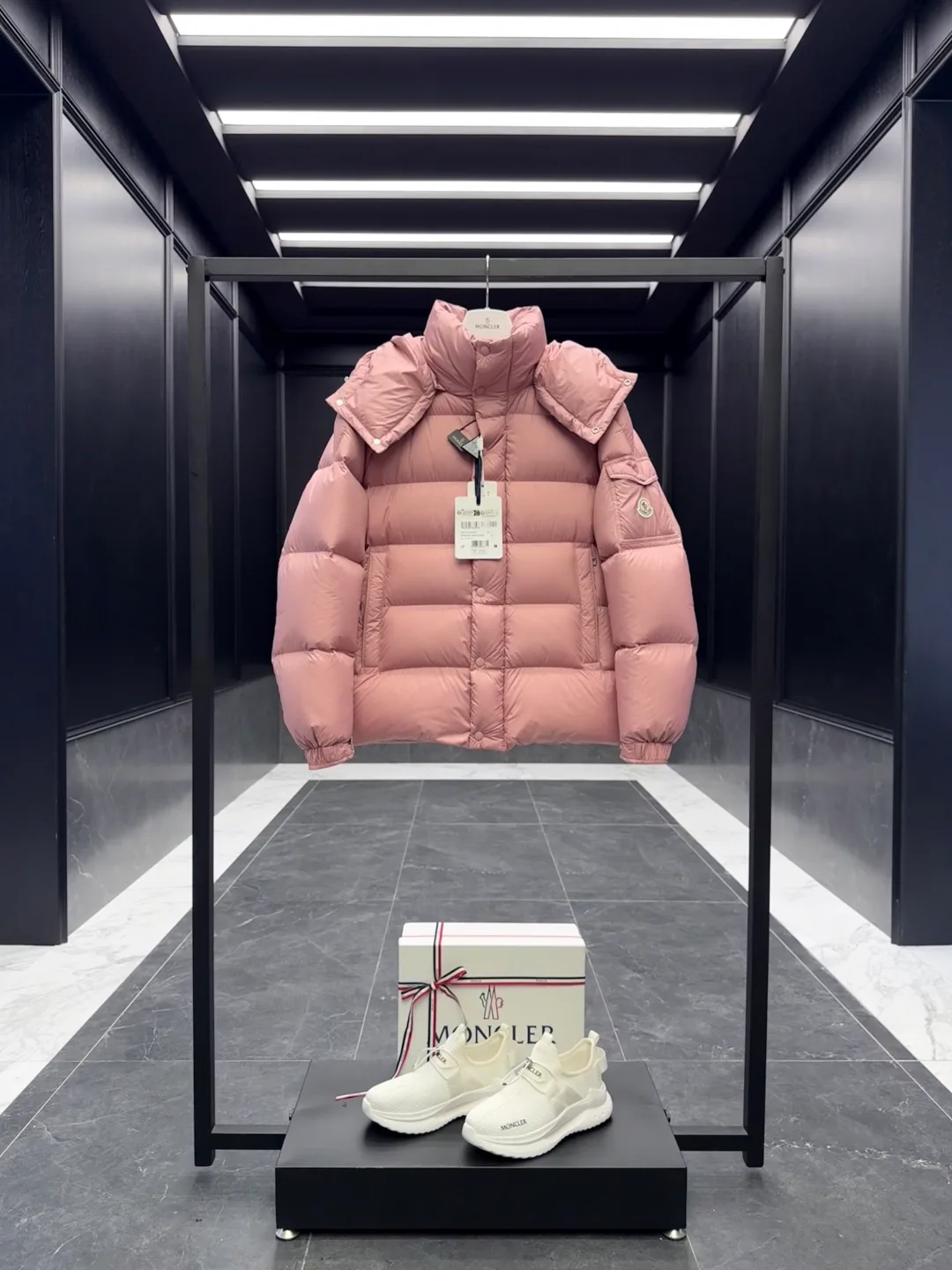 Men's Jackets And Down Jackets MONCLER 17819540