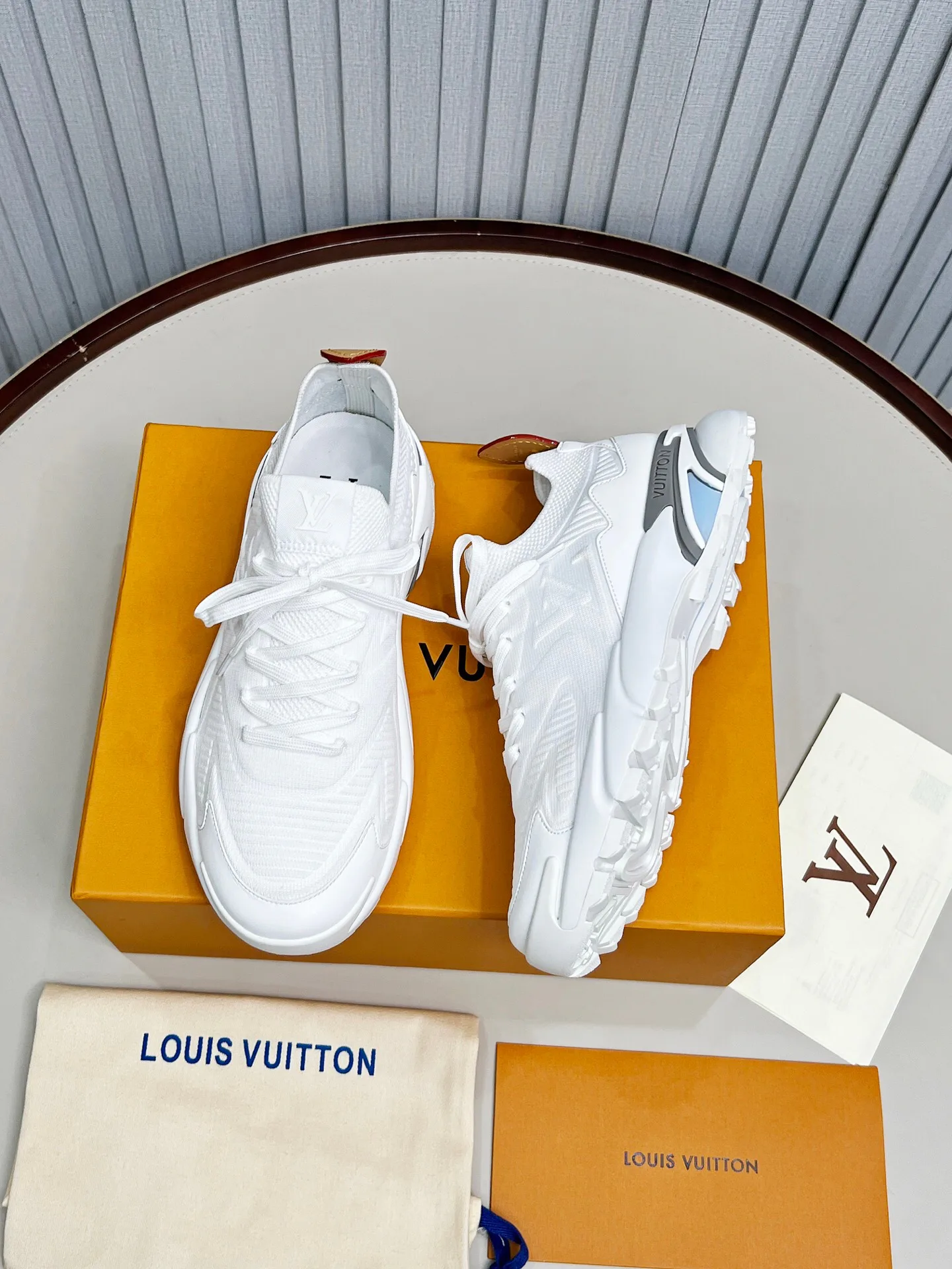 Men's Sneakers LOUIS VUITTON 17189965