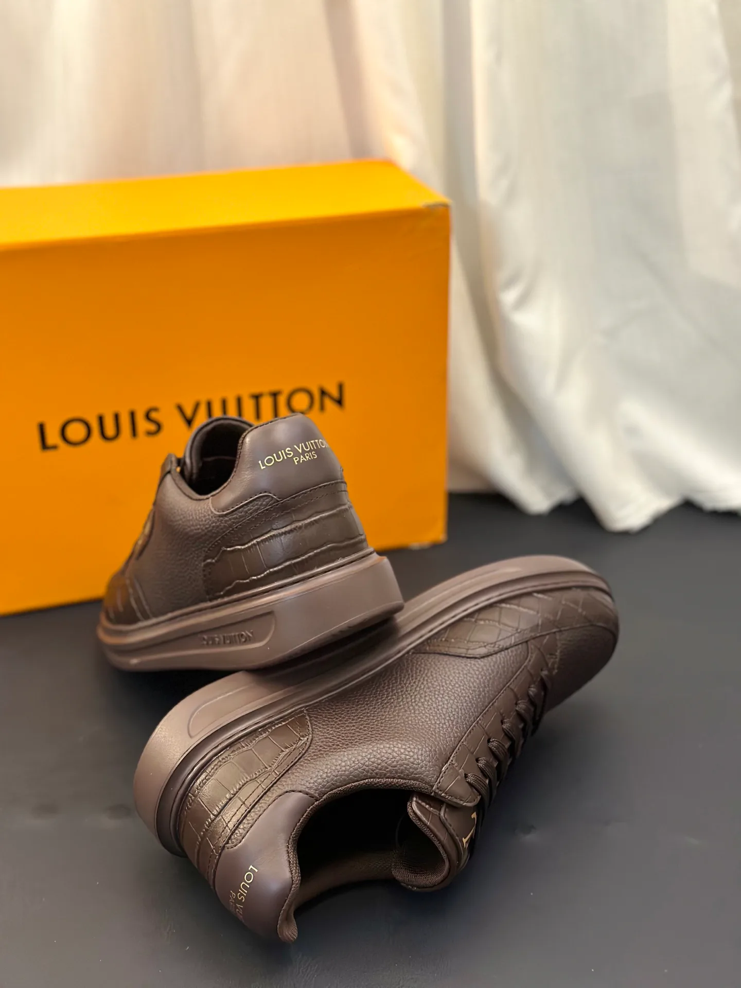 Кроссовки Мужские Louis Vuitton 18586722