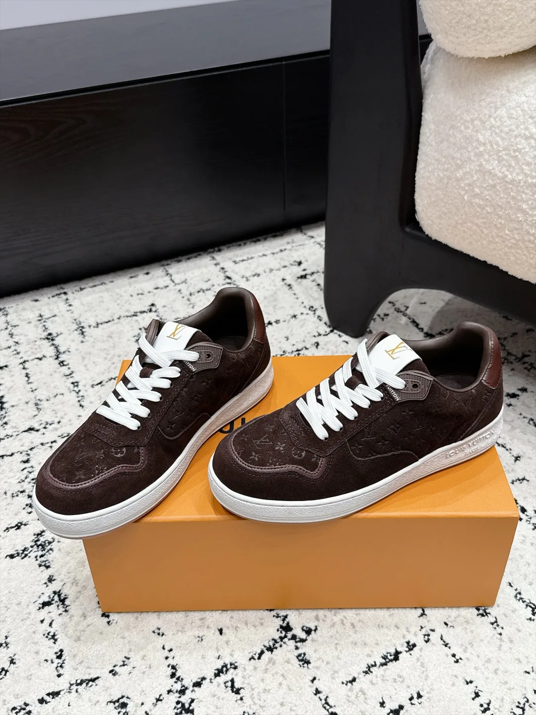 Women's Sneakers LOUIS VUITTON 18505549