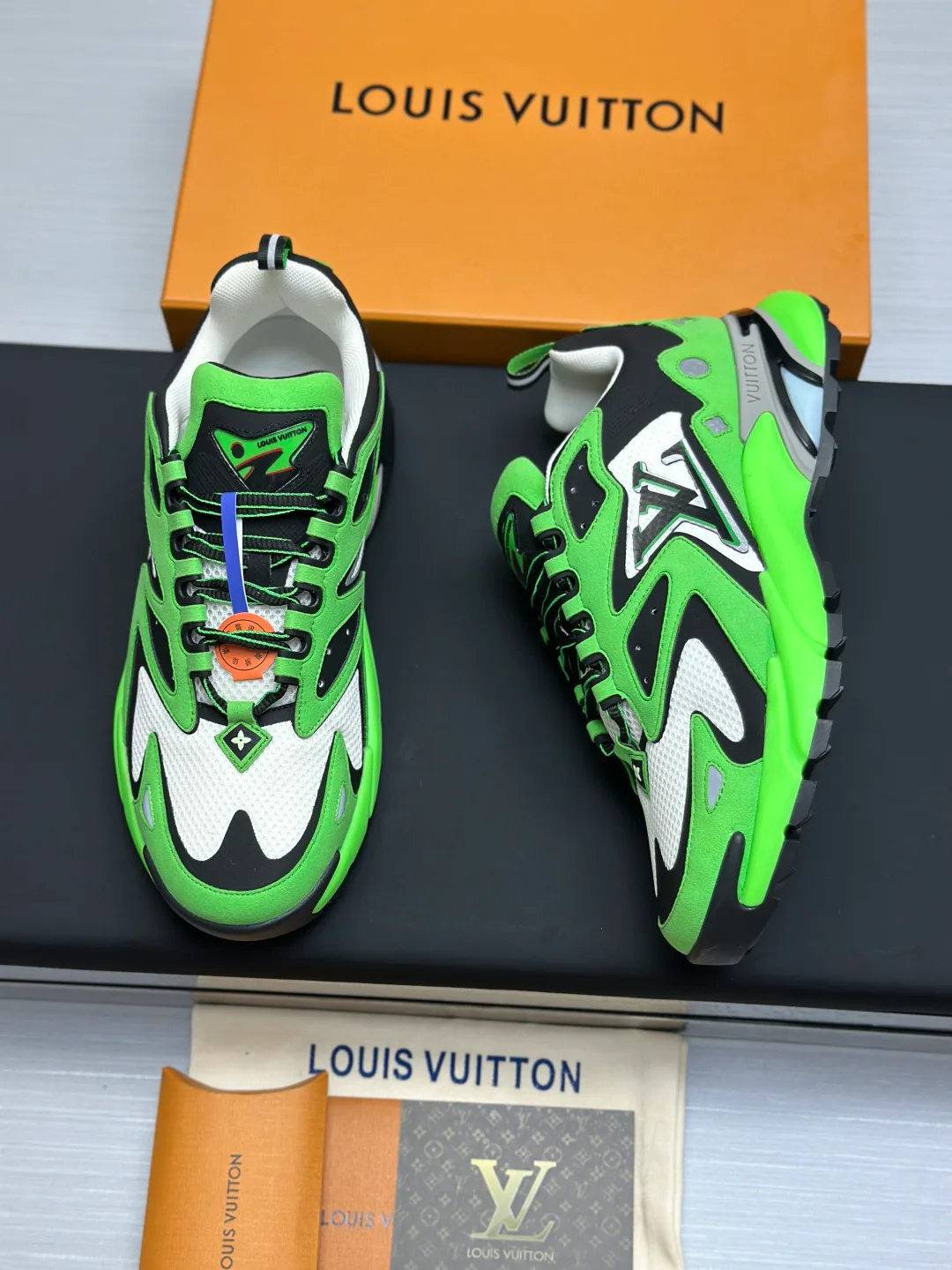 Men's Sneakers LOUIS VUITTON 18211986