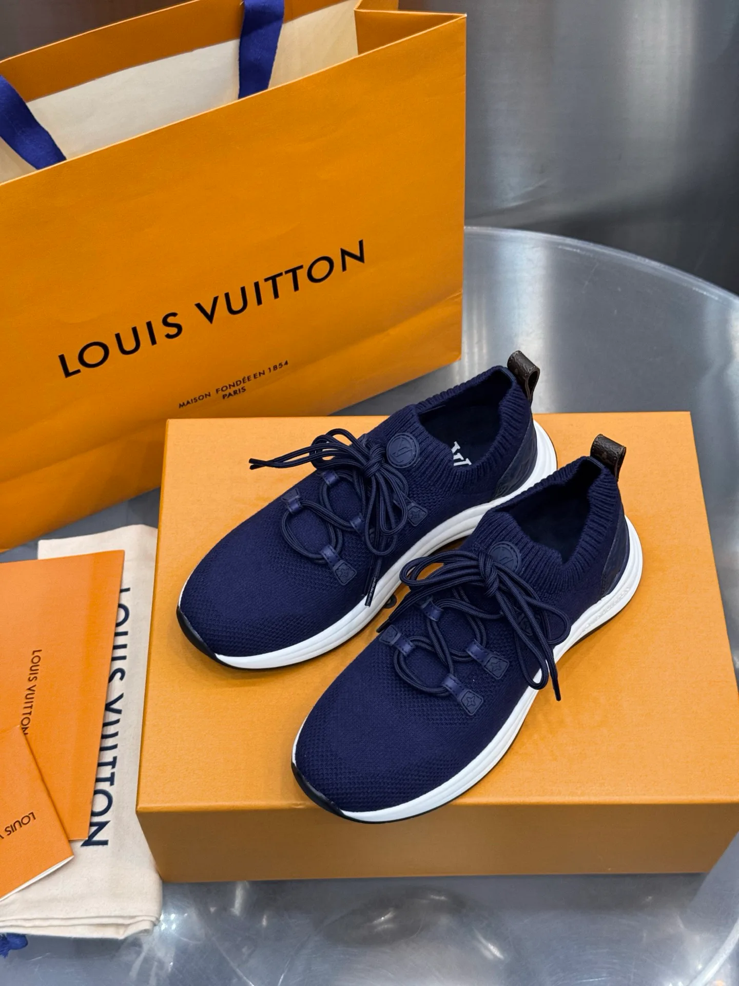 Women's Sneakers LOUIS VUITTON 18202478