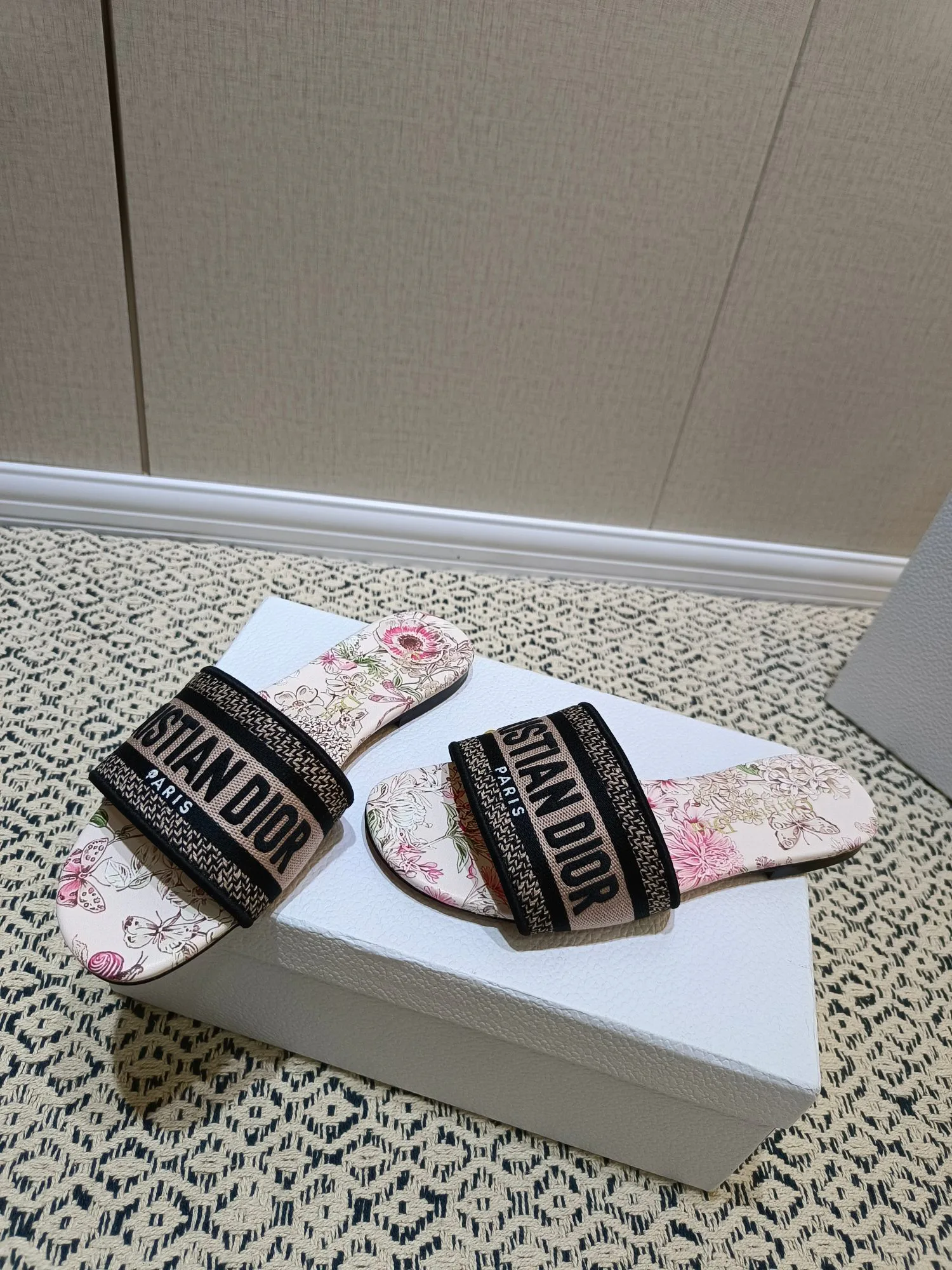 Women's Flip-Flops CHRISTIAN DIOR 17805884
