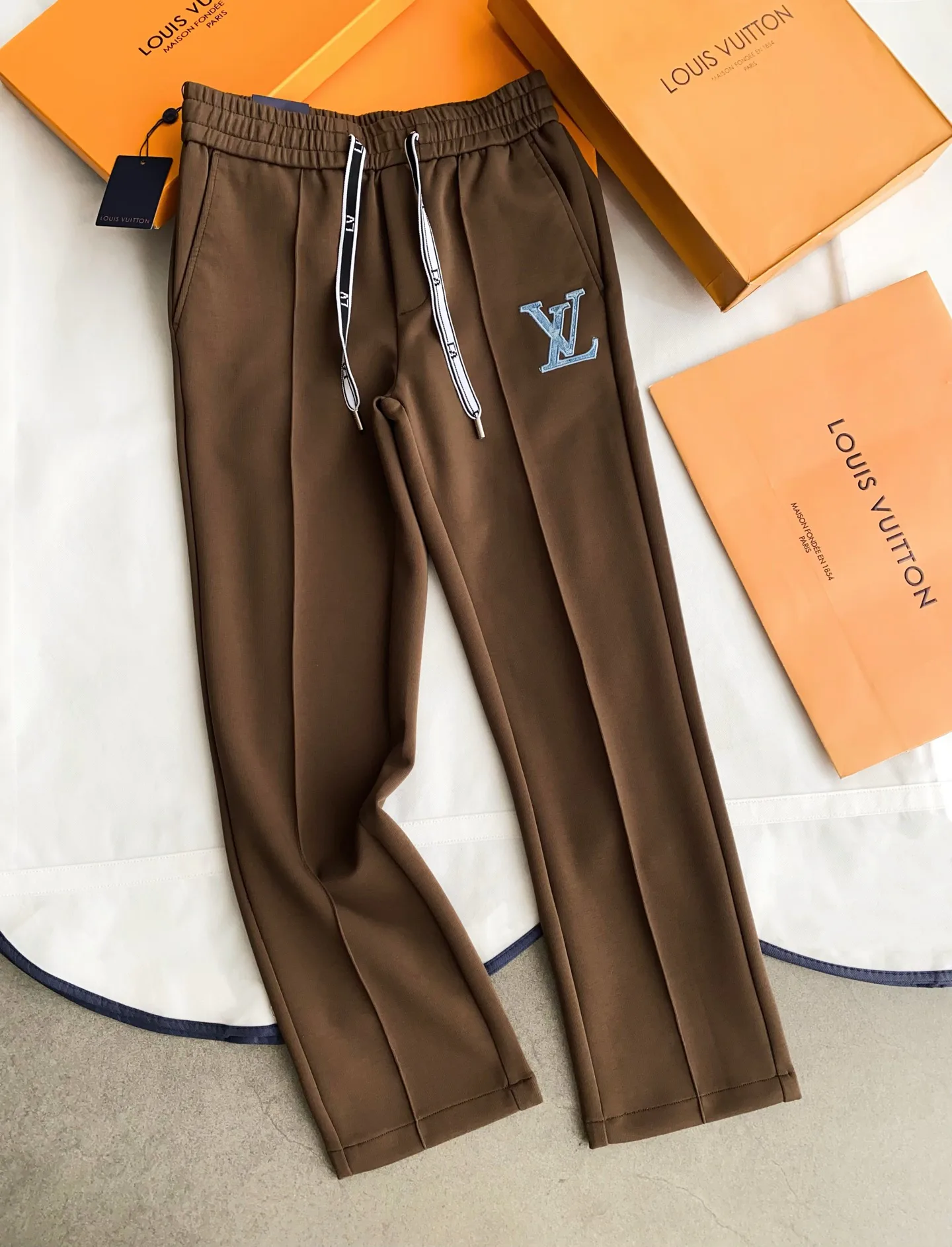 Men's Trousers LOUIS VUITTON 18314981
