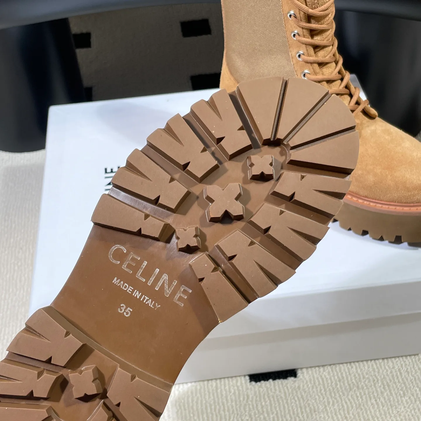 Women's Ankle Boots CELINE 18041610