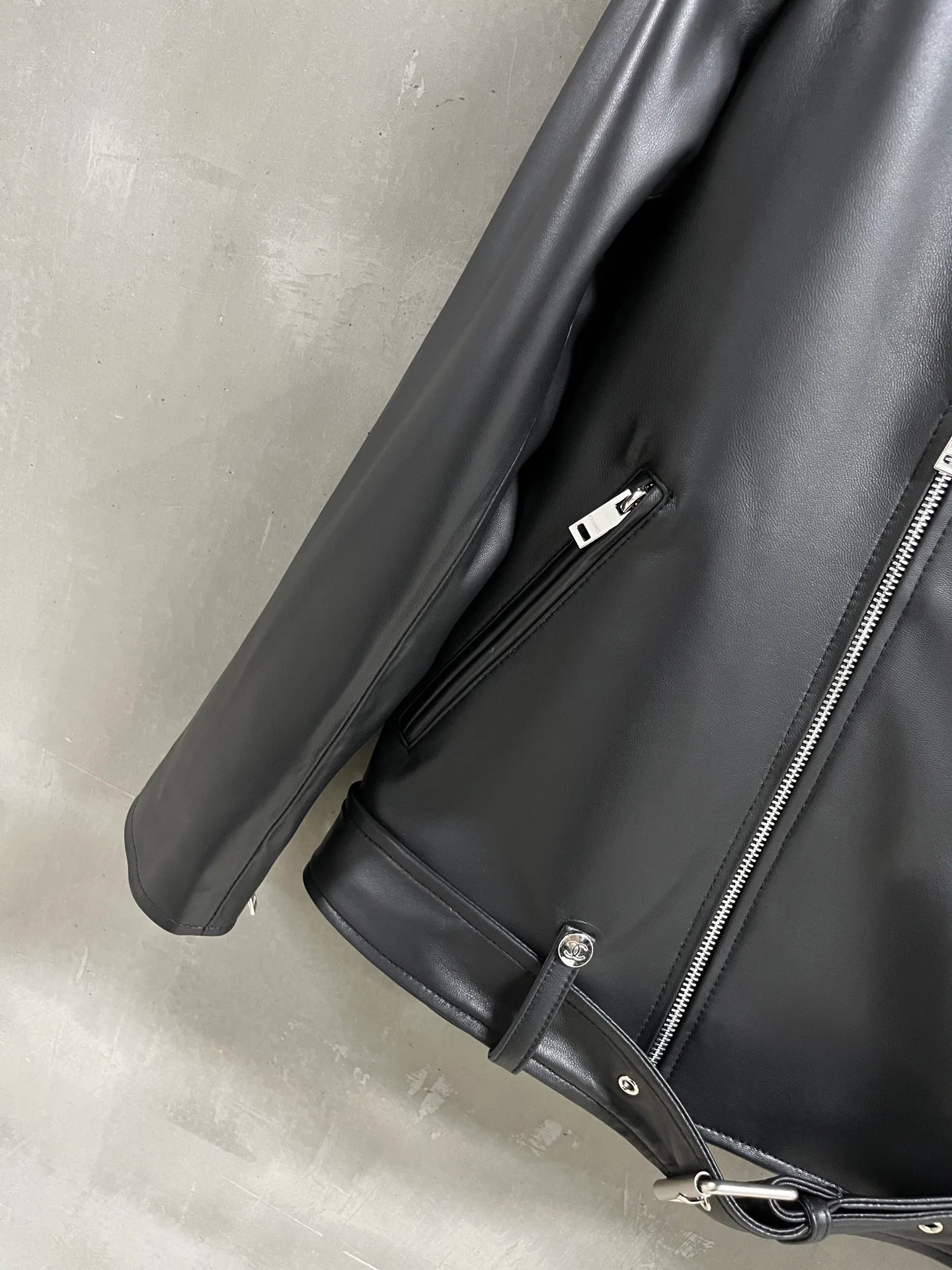 Women's Leather Jackets And Sheepskin Coats CHANEL 18173009